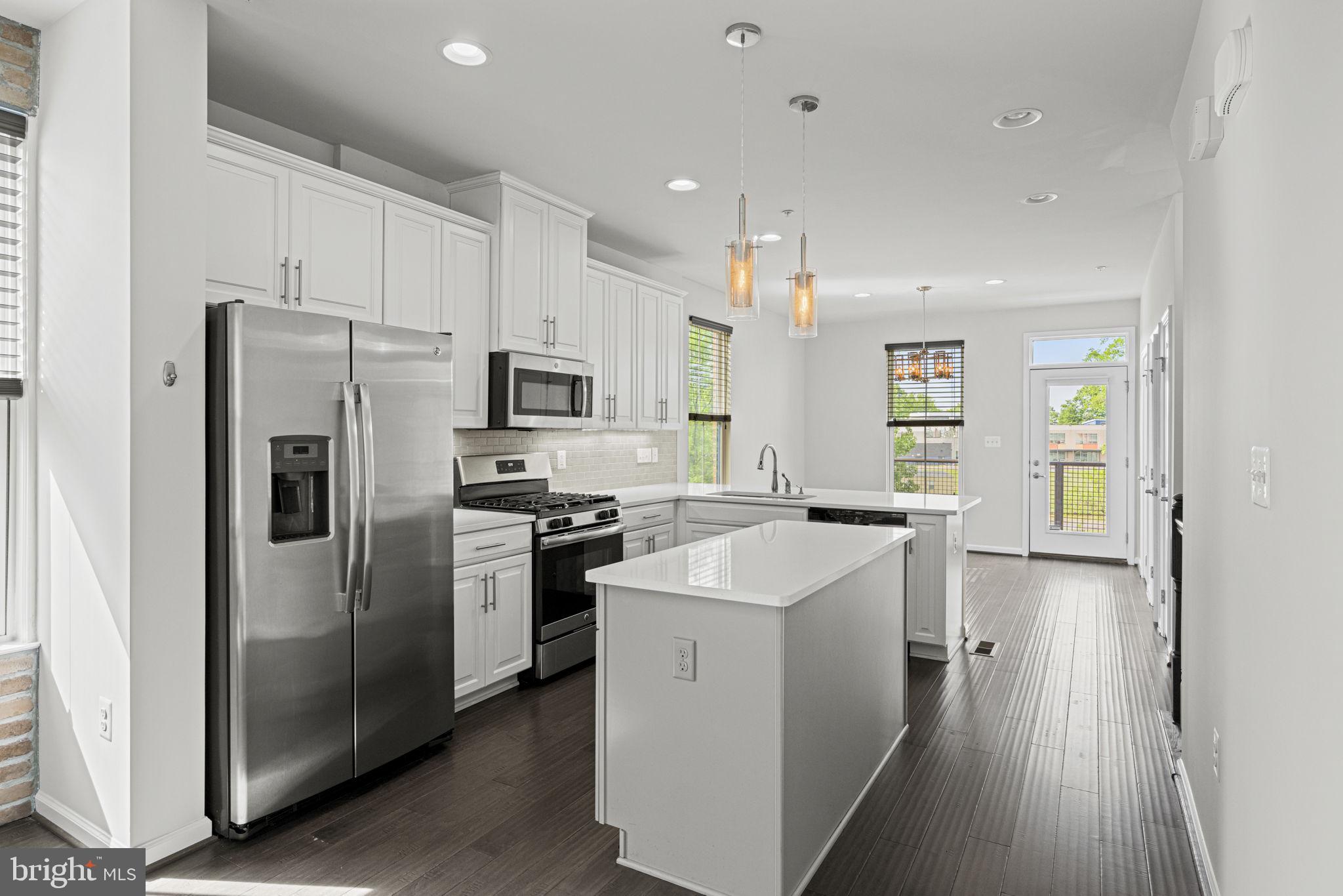 HYATTSVILLE - Residential