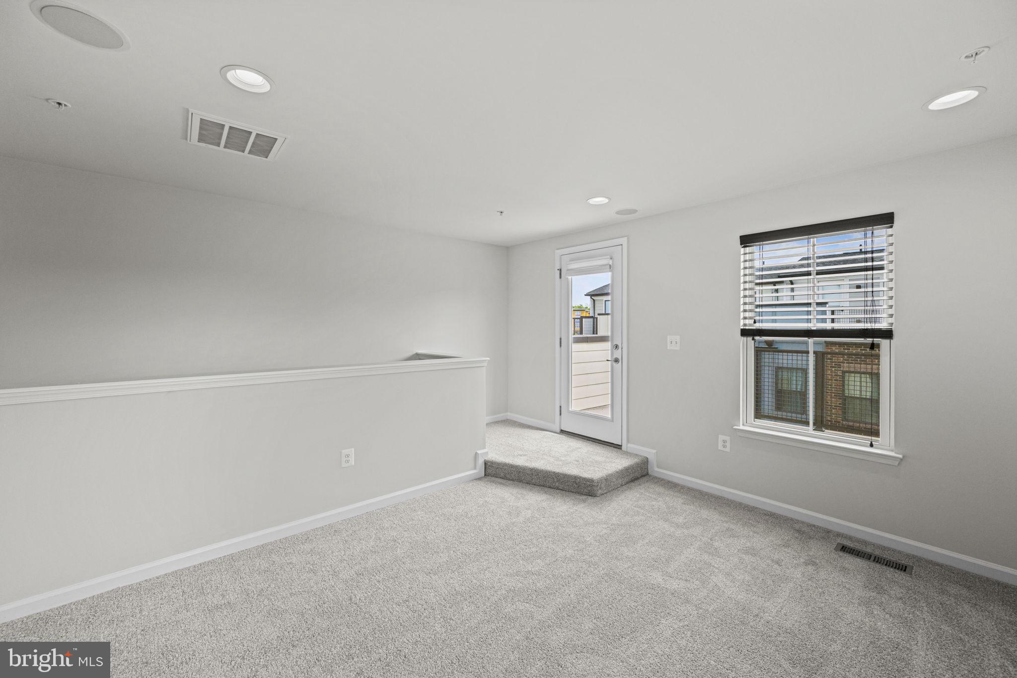 HYATTSVILLE - Residential