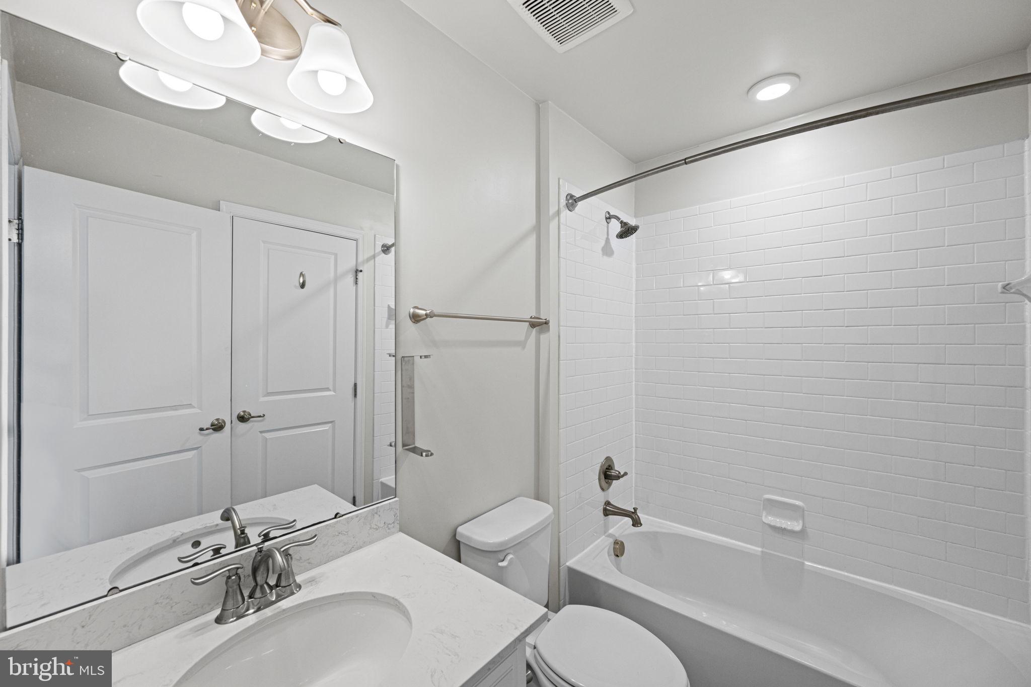 HYATTSVILLE - Residential