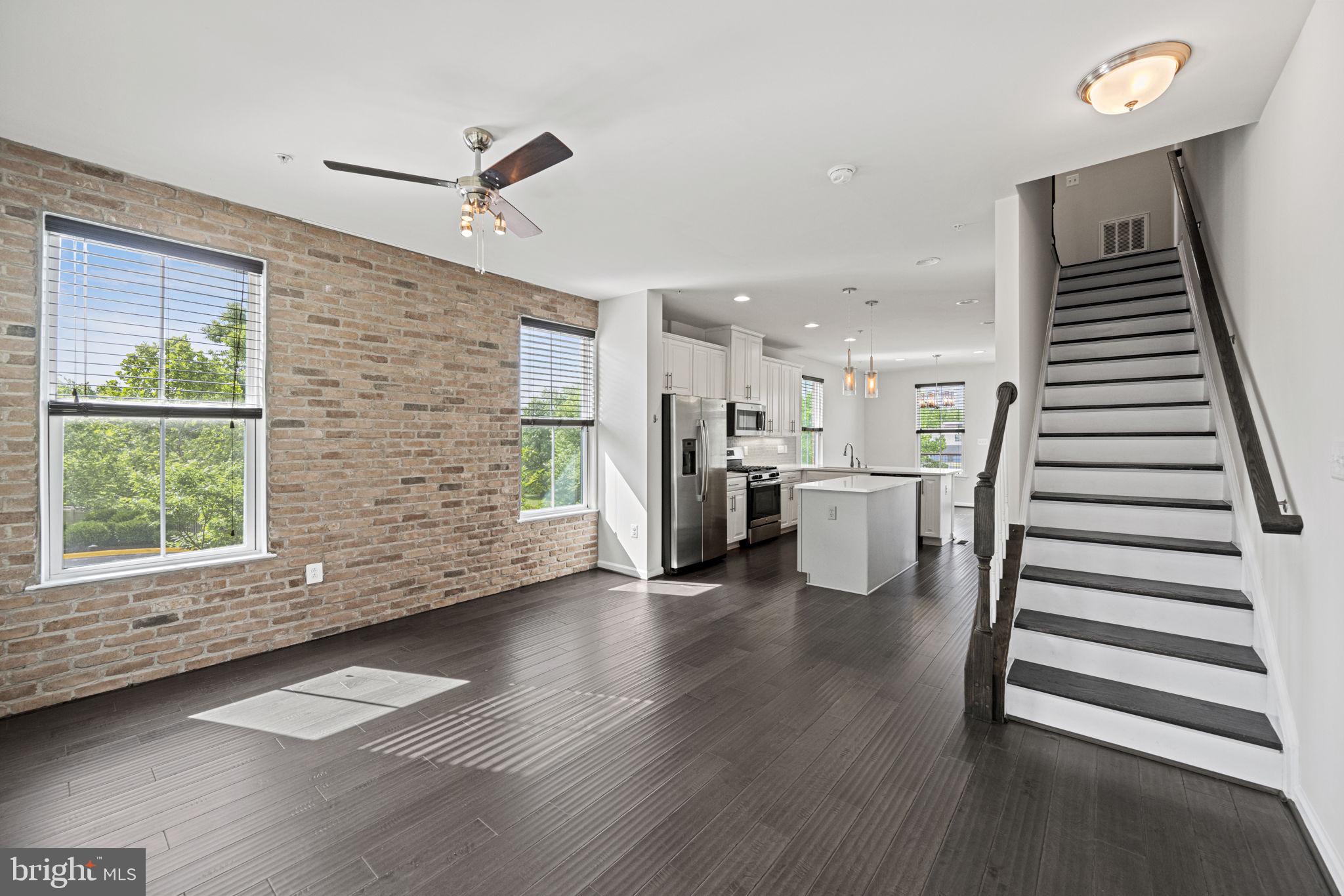 HYATTSVILLE - Residential