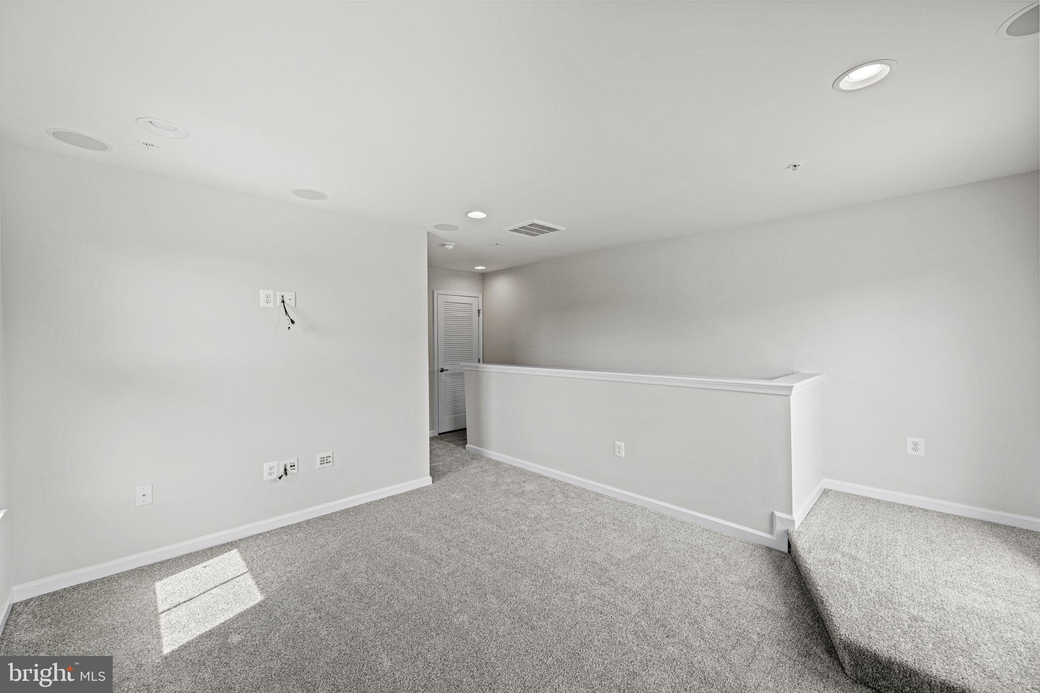 HYATTSVILLE - Residential