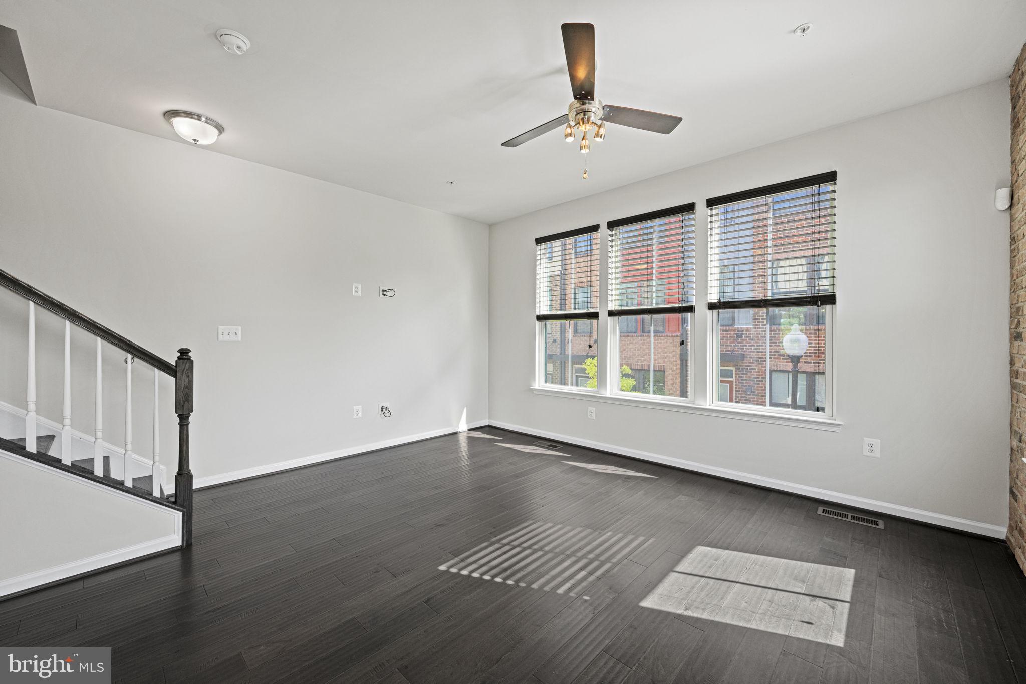 HYATTSVILLE - Residential