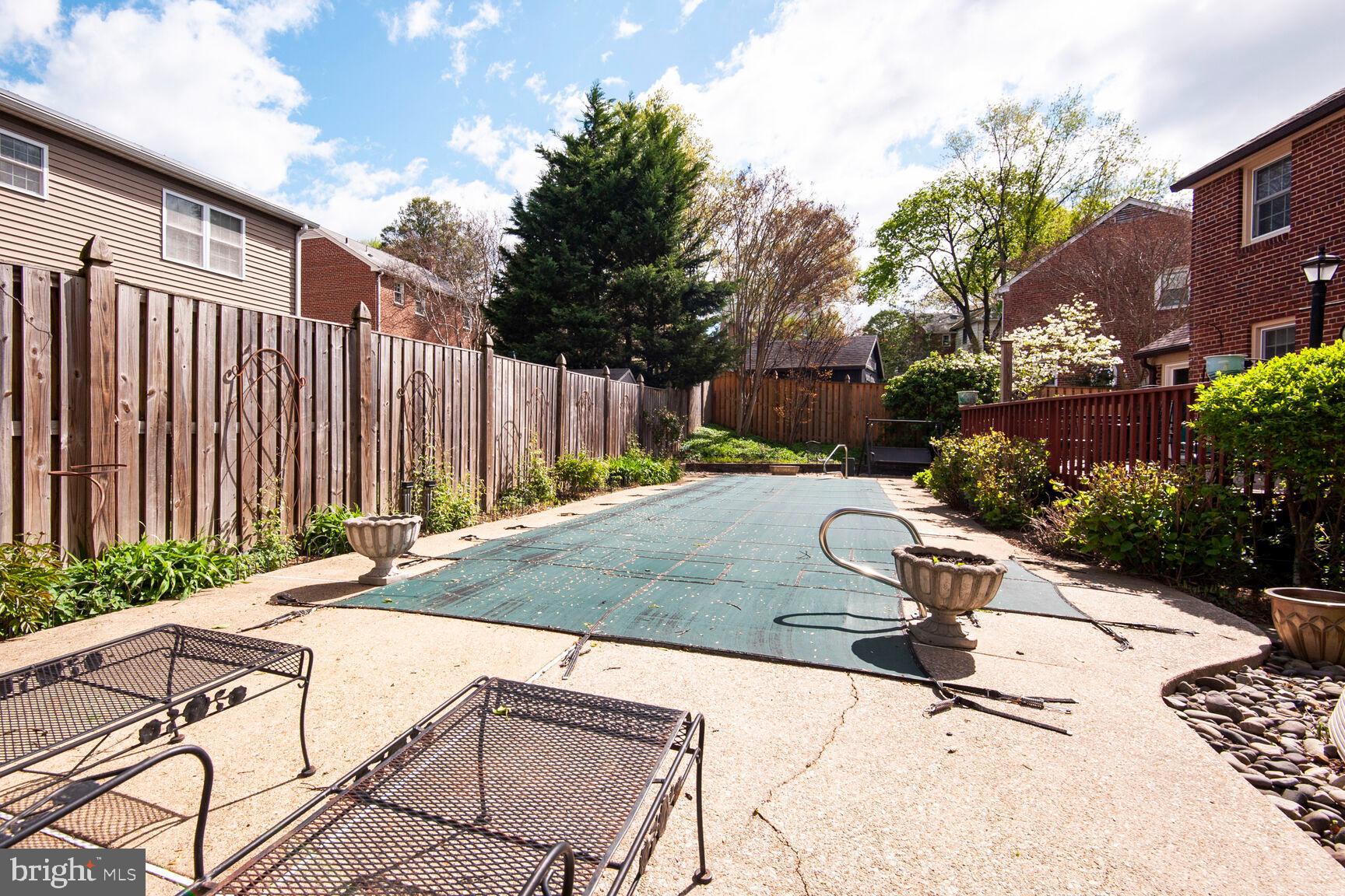 SOMERSET - Residential