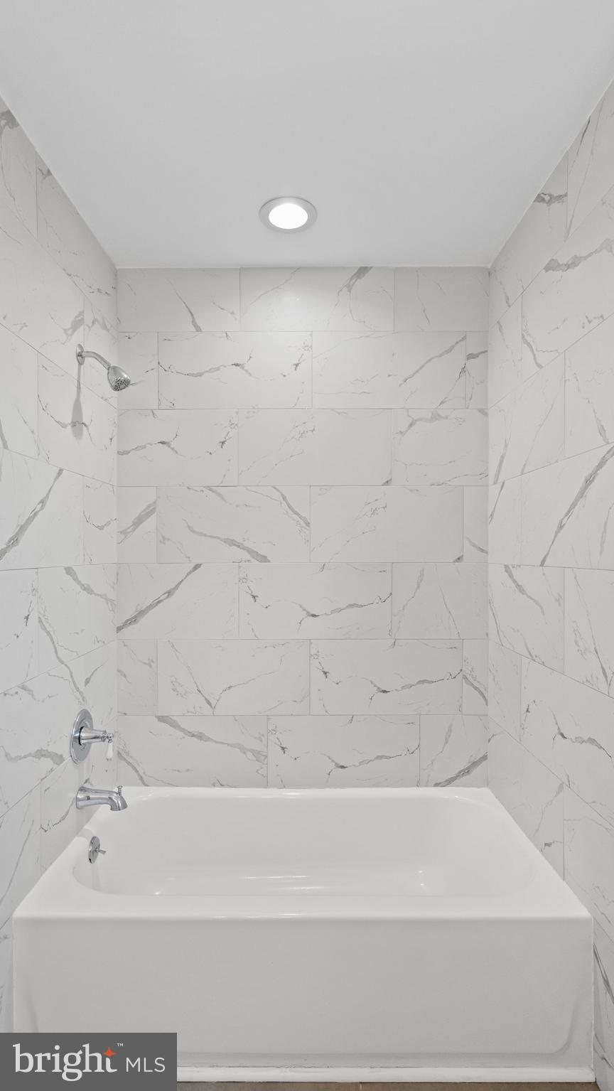 LAURAVILLE HISTORIC DISTRICT - Residential