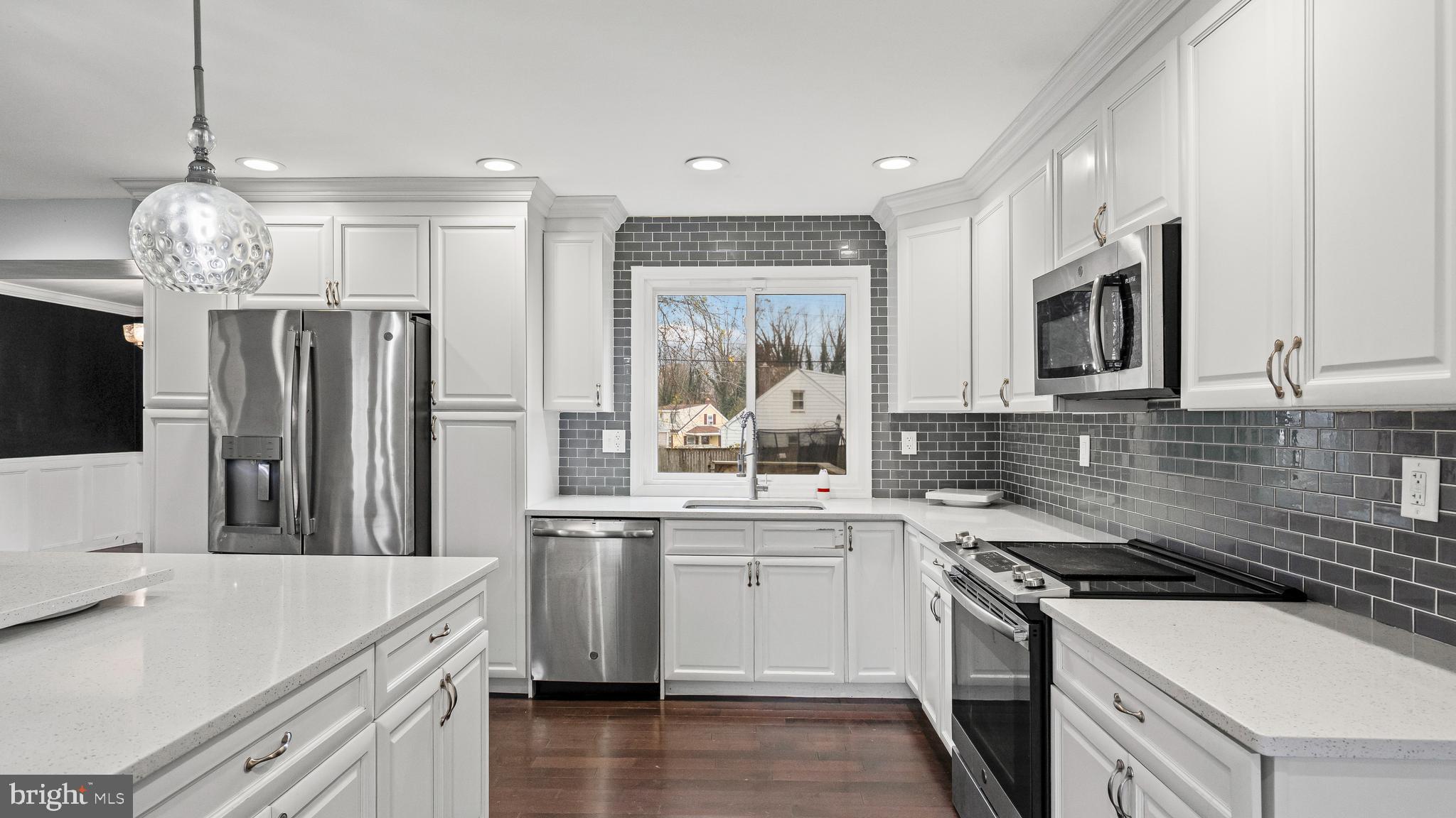 LAURAVILLE HISTORIC DISTRICT - Residential