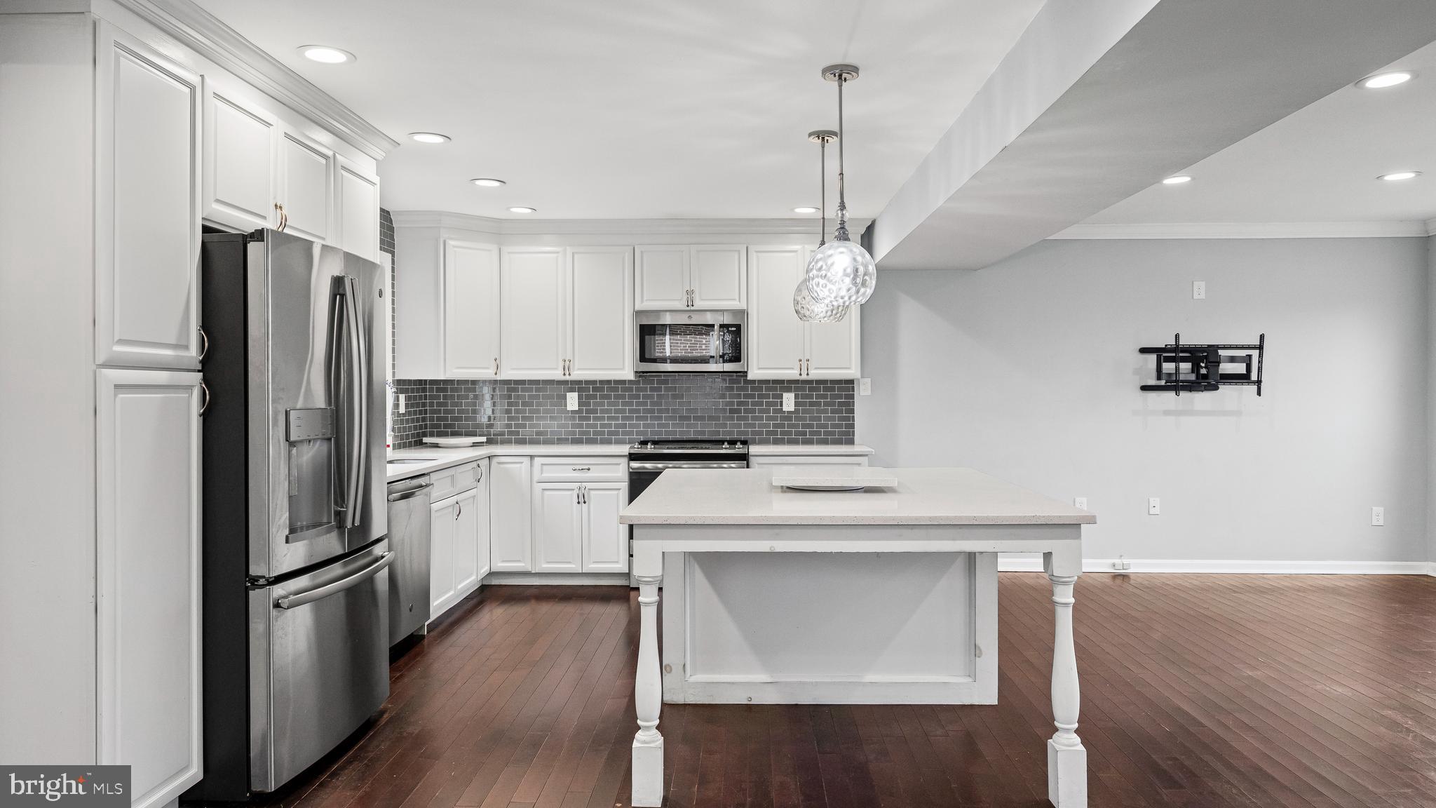 LAURAVILLE HISTORIC DISTRICT - Residential