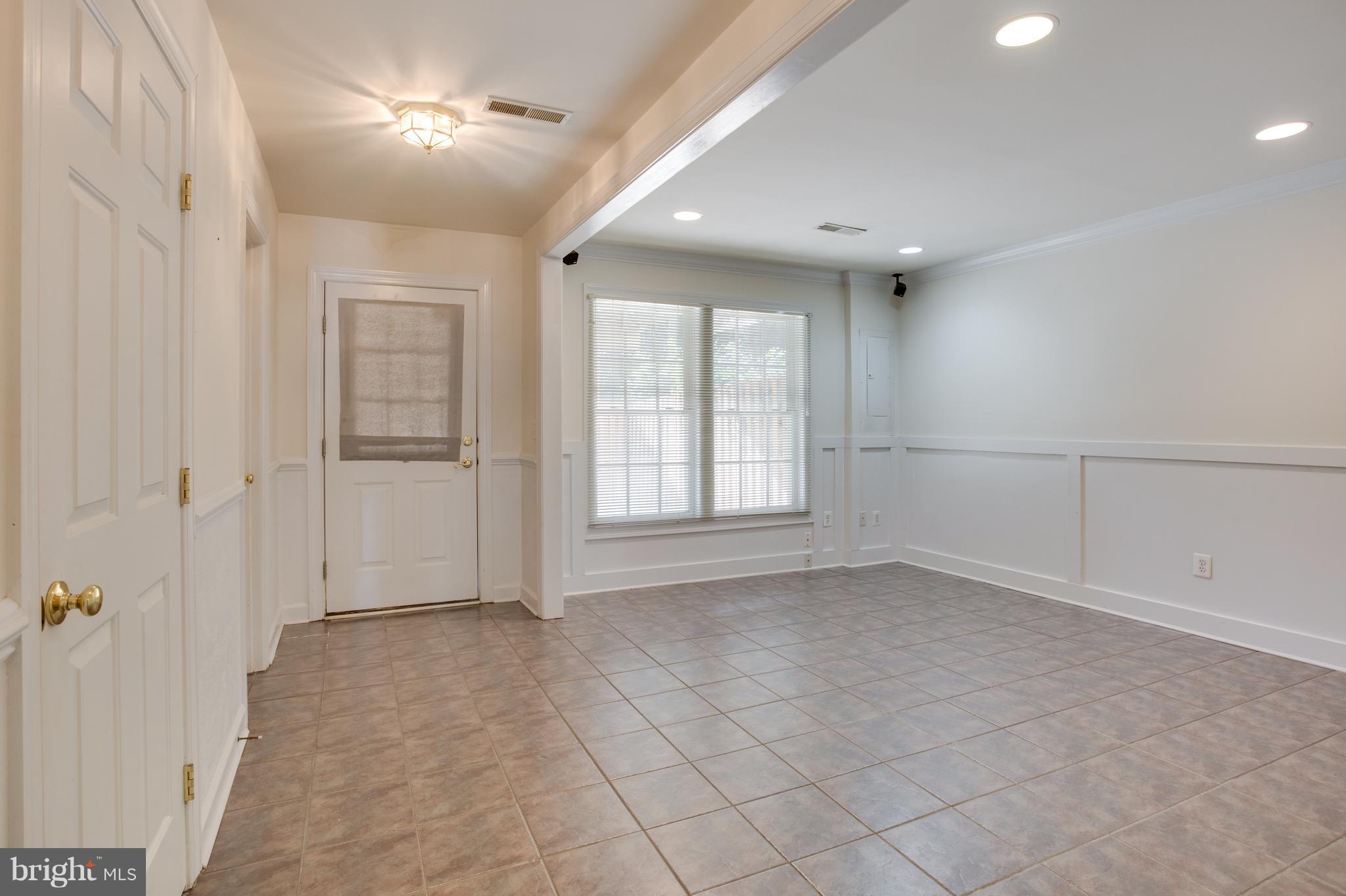 SOUTH RIDING - Residential Lease