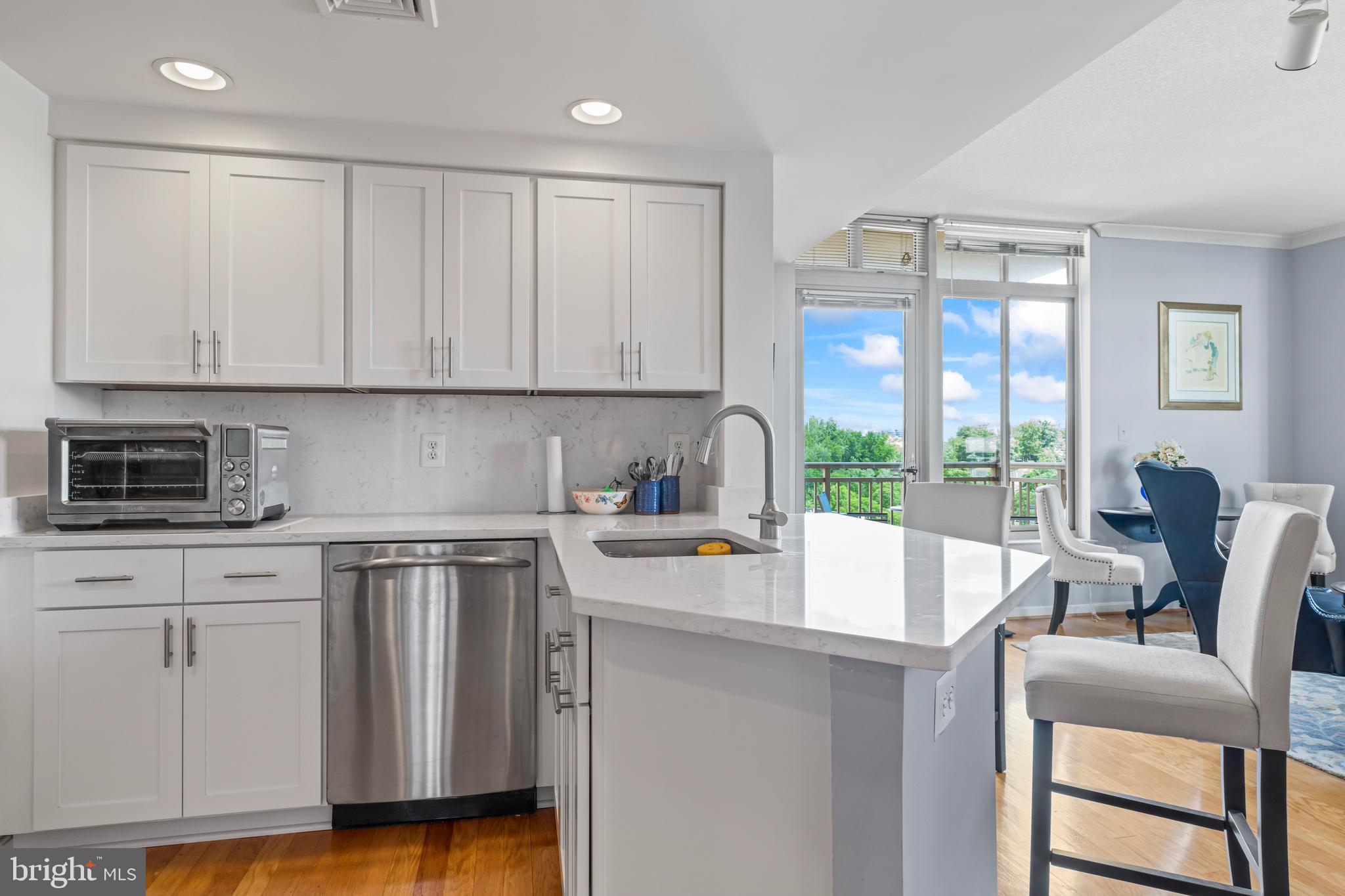 4490 MARKET COMMONS DRIVE 602