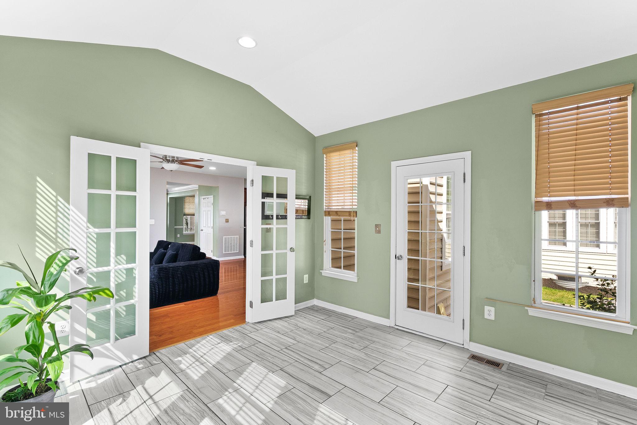 SOUTH RIDING - Residential