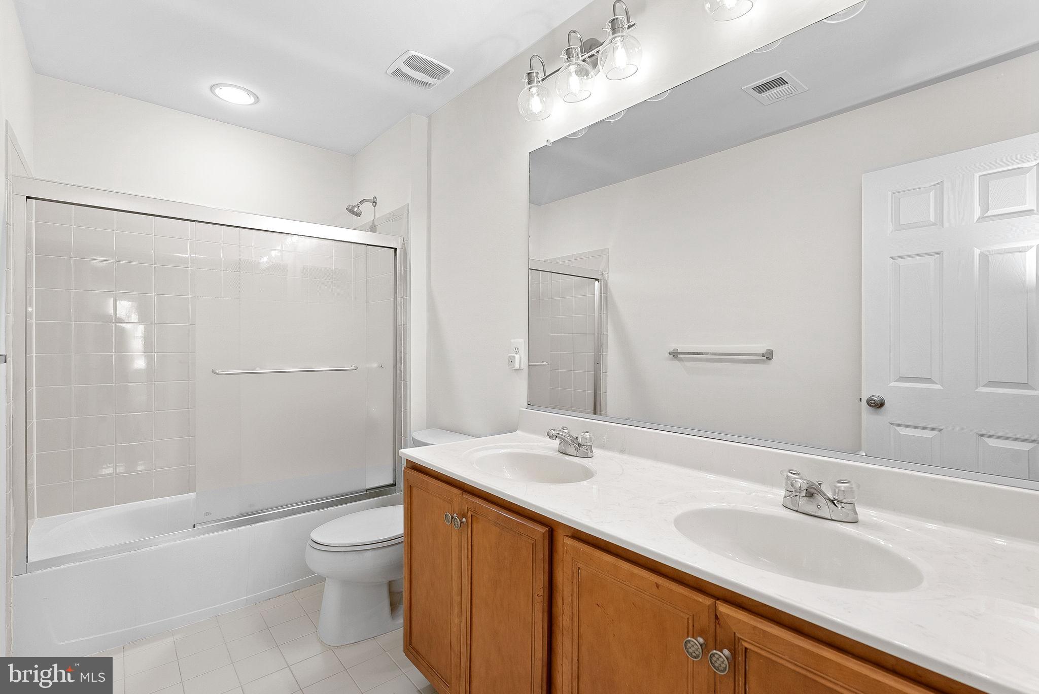 SOUTH RIDING - Residential