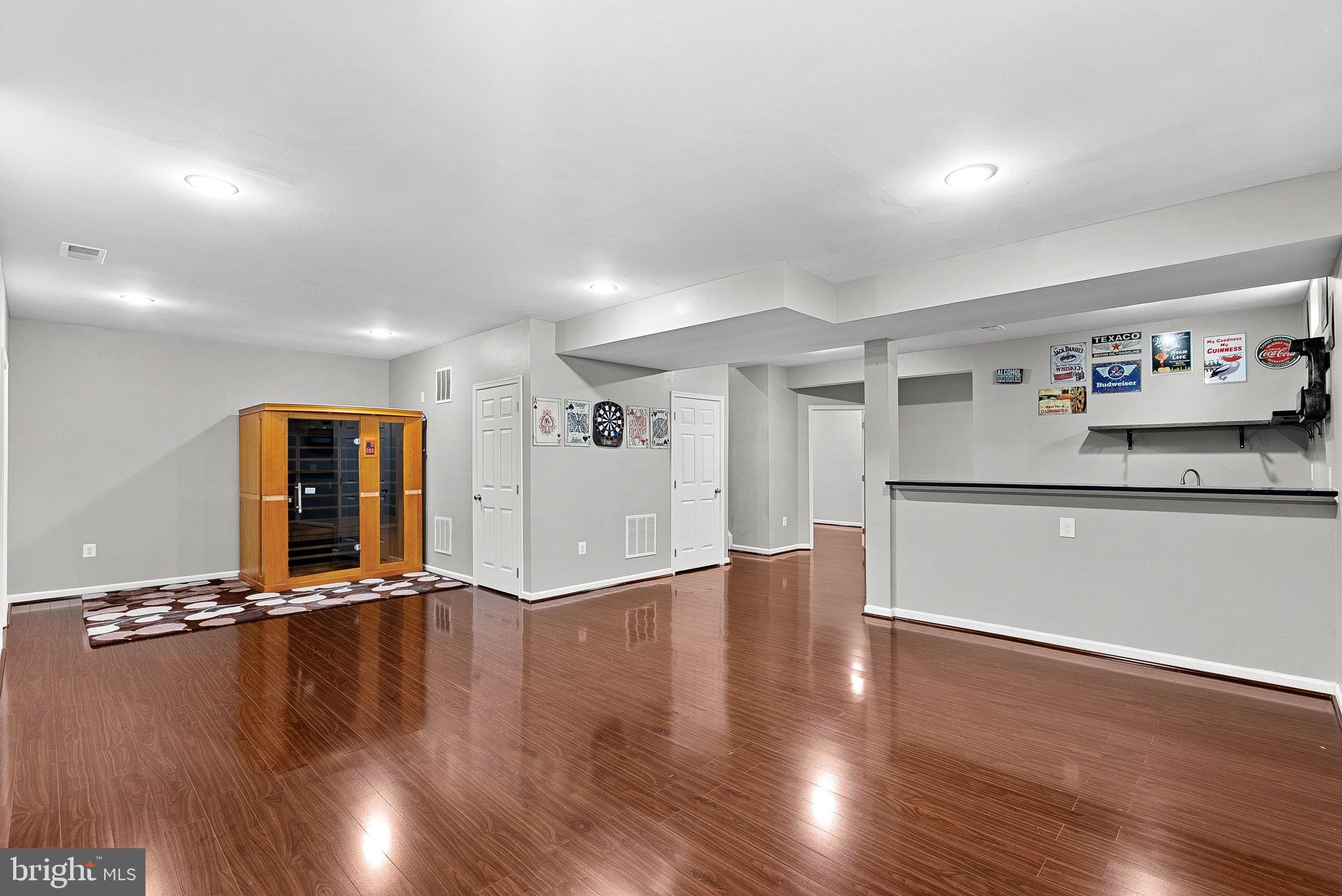 SOUTH RIDING - Residential