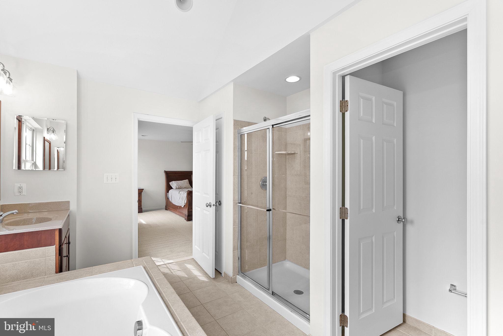 SOUTH RIDING - Residential