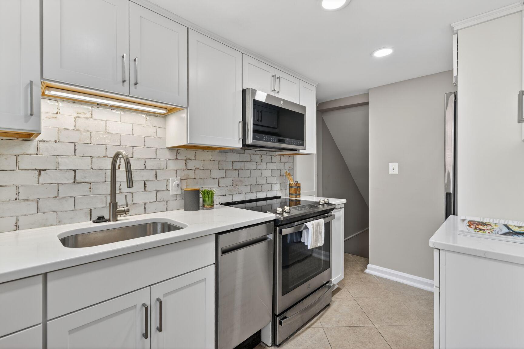 3590 S STAFFORD STREET