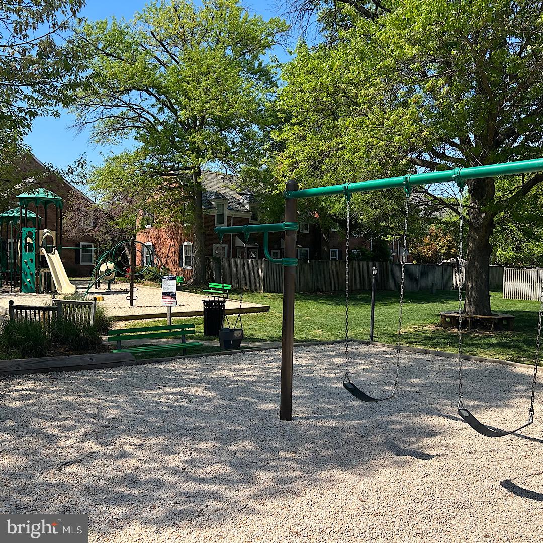 FAIRLINGTON GLEN - Residential