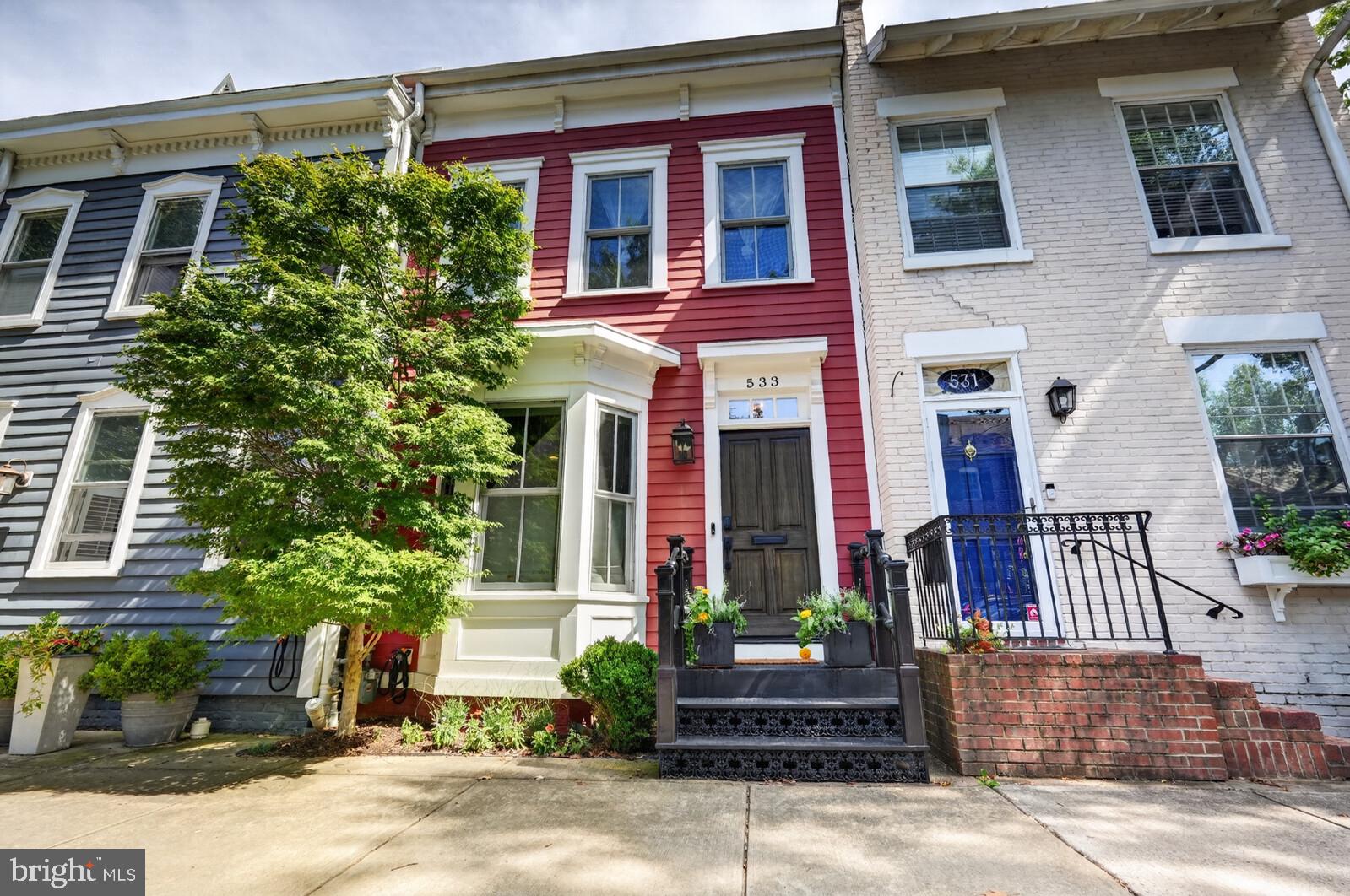 533 N COLUMBUS STREET
