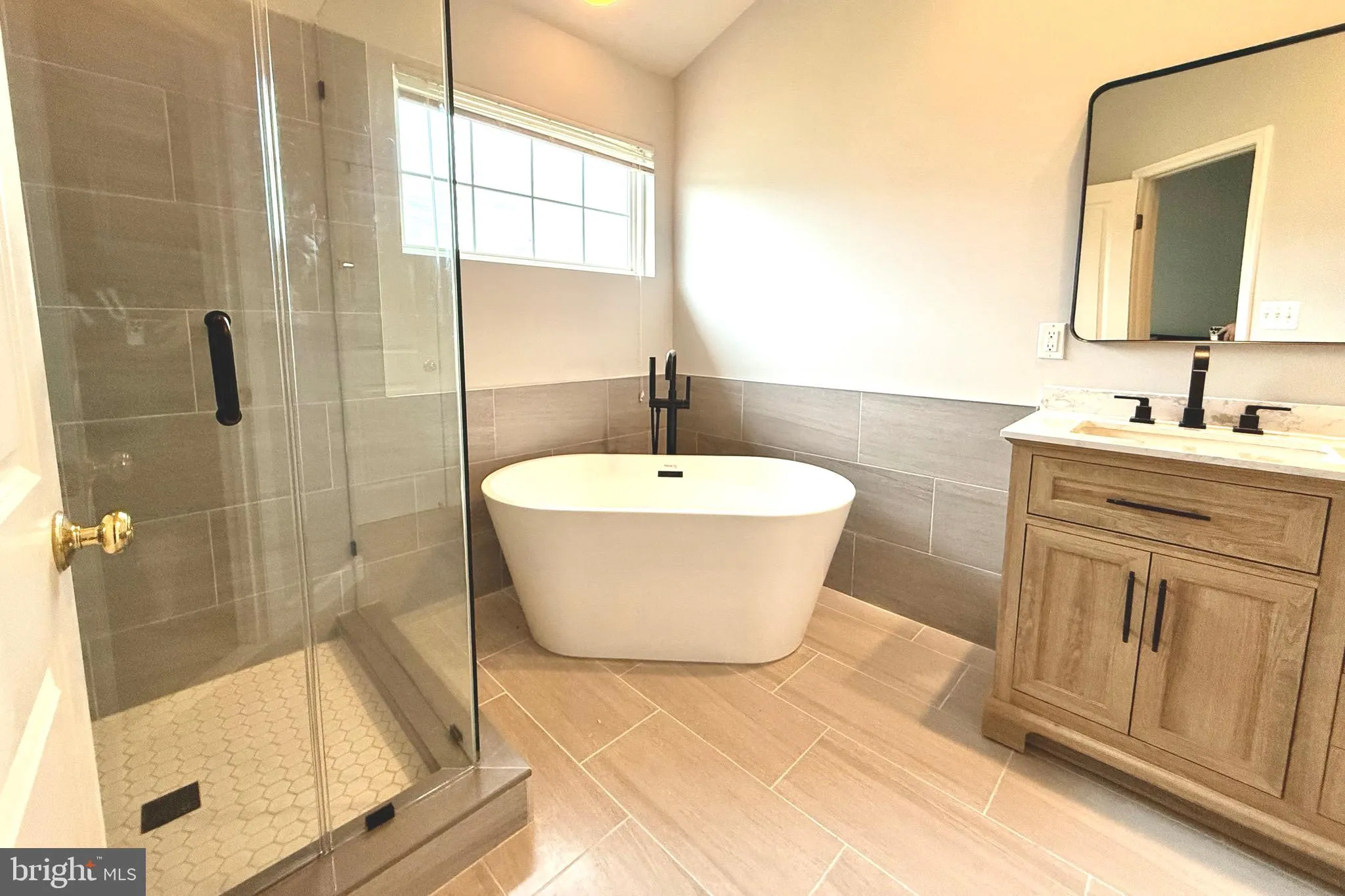 Bristow, Virginia 20136, United States, 3 Bedrooms Bedrooms, ,4 BathroomsBathrooms,Residential,Pending,135011