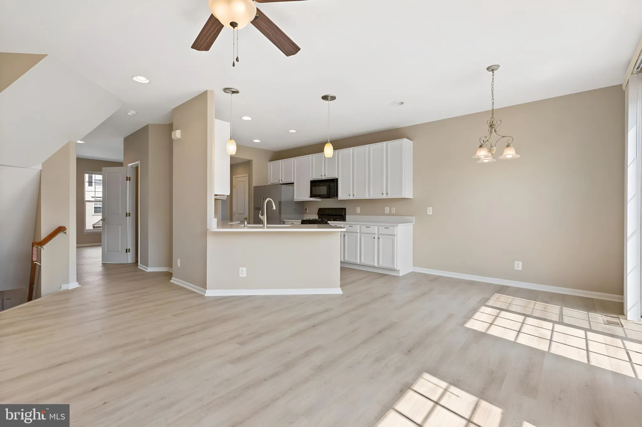 Bristow, Virginia 20136, United States, 3 Bedrooms Bedrooms, ,4 BathroomsBathrooms,Residential,Pending,135011