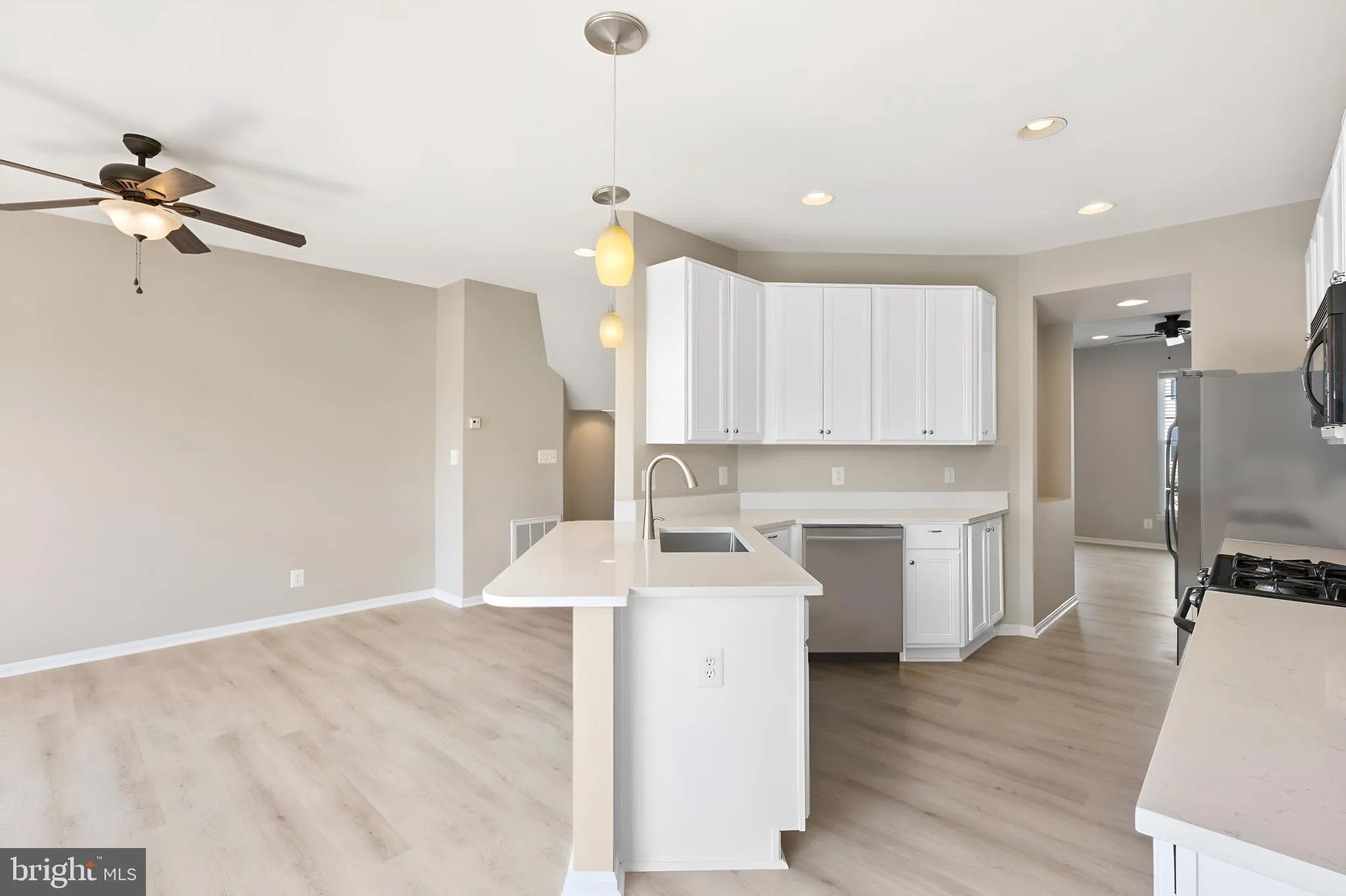 Bristow, Virginia 20136, United States, 3 Bedrooms Bedrooms, ,4 BathroomsBathrooms,Residential,Pending,135011