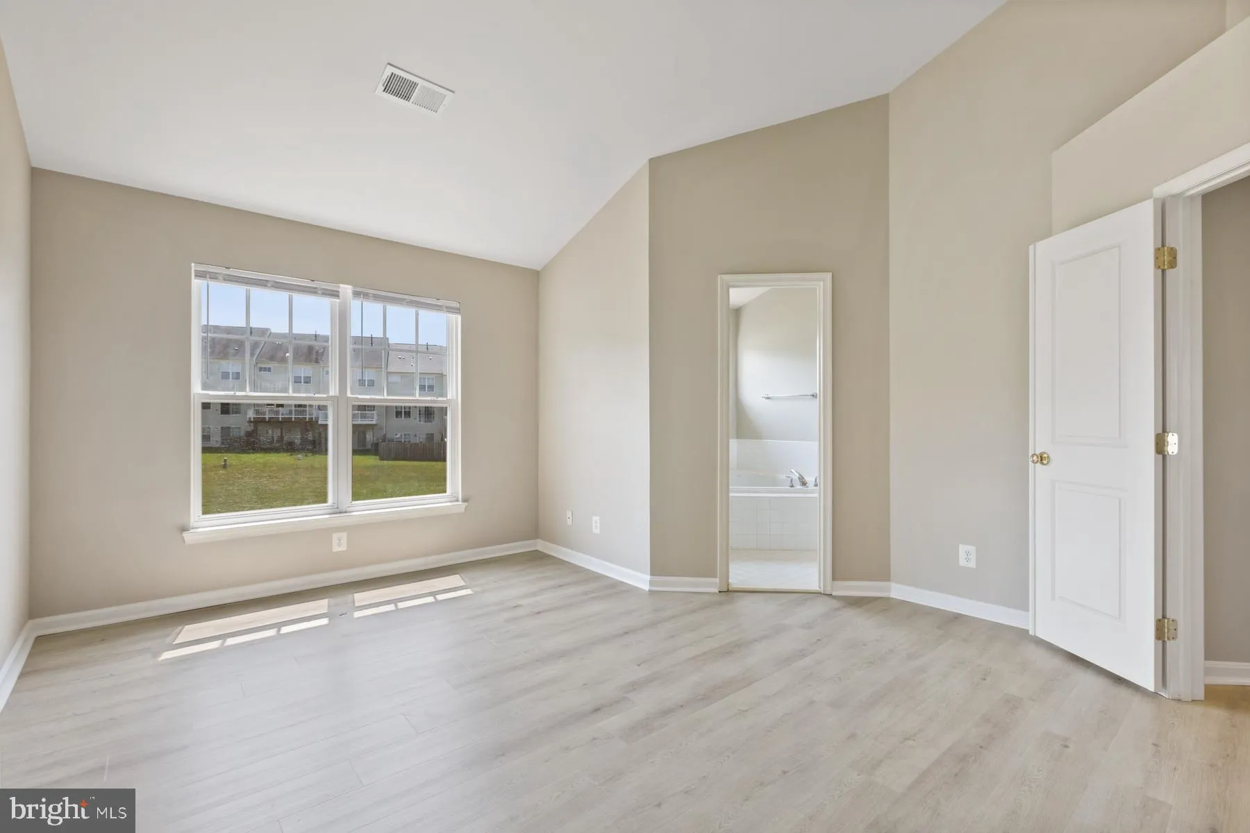 Bristow, Virginia 20136, United States, 3 Bedrooms Bedrooms, ,4 BathroomsBathrooms,Residential,Pending,135011