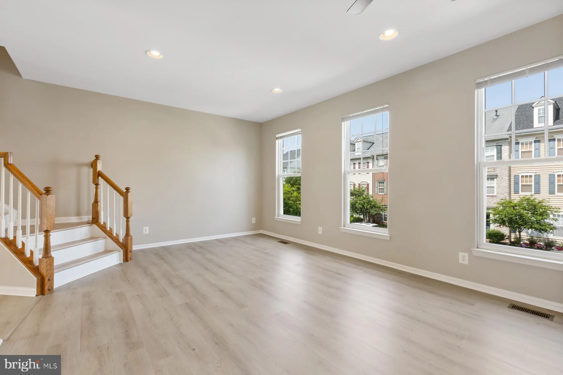 Bristow, Virginia 20136, United States, 3 Bedrooms Bedrooms, ,4 BathroomsBathrooms,Residential,Pending,135011