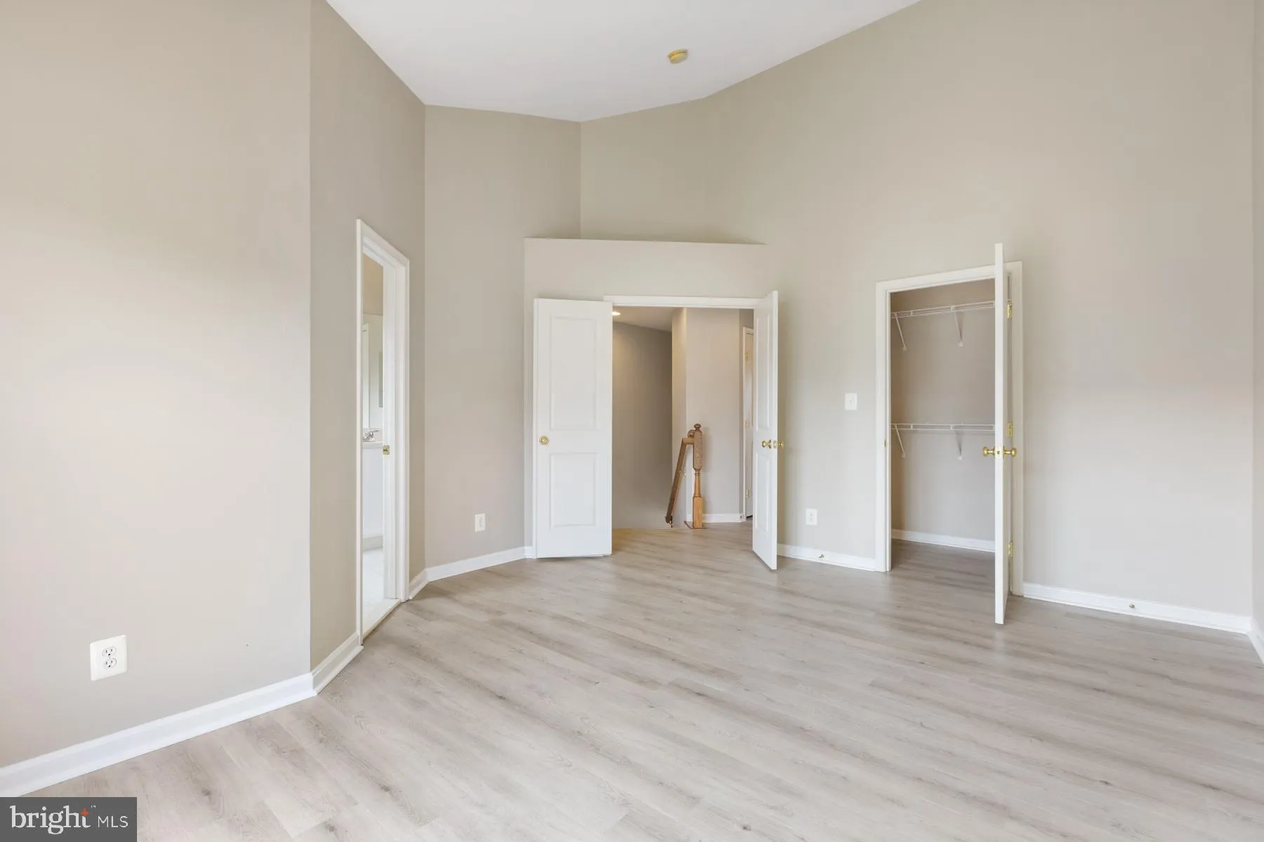 Bristow, Virginia 20136, United States, 3 Bedrooms Bedrooms, ,4 BathroomsBathrooms,Residential,Pending,135011