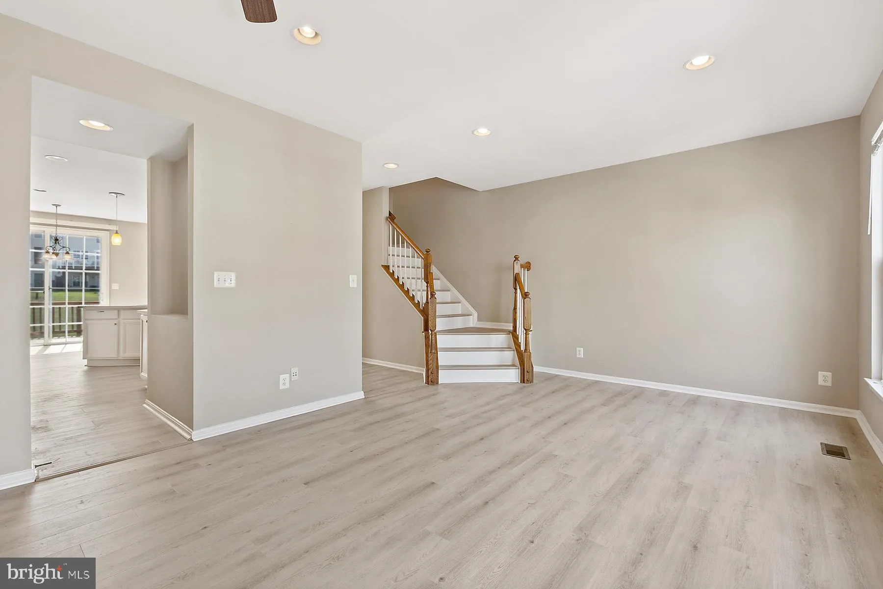 Bristow, Virginia 20136, United States, 3 Bedrooms Bedrooms, ,4 BathroomsBathrooms,Residential,Pending,135011