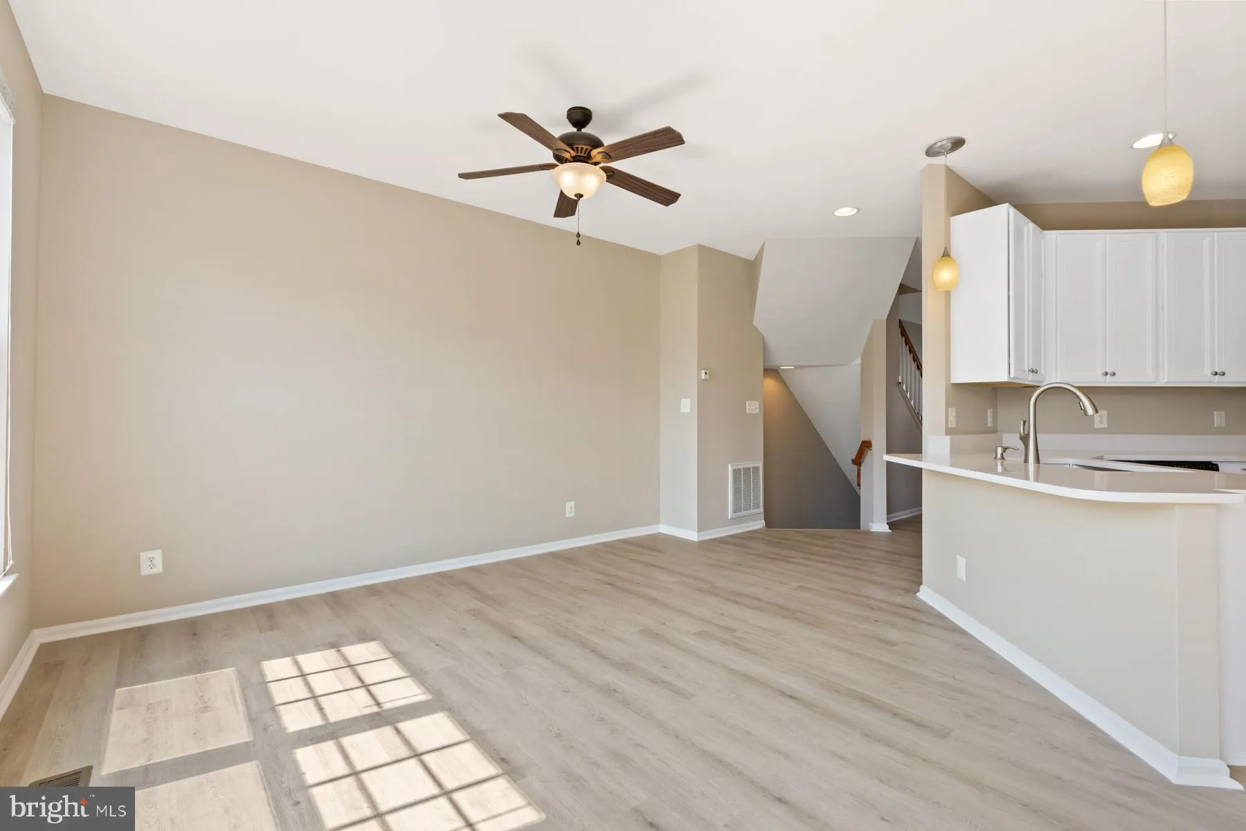 Bristow, Virginia 20136, United States, 3 Bedrooms Bedrooms, ,4 BathroomsBathrooms,Residential,Pending,135011