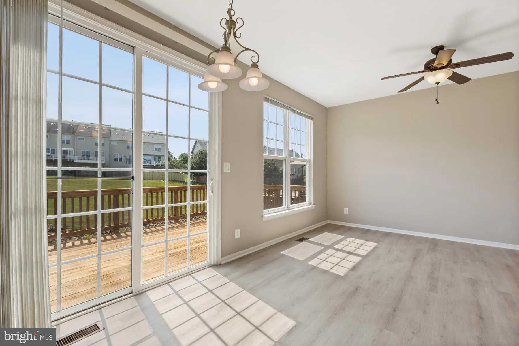 Bristow, Virginia 20136, United States, 3 Bedrooms Bedrooms, ,4 BathroomsBathrooms,Residential,Pending,135011