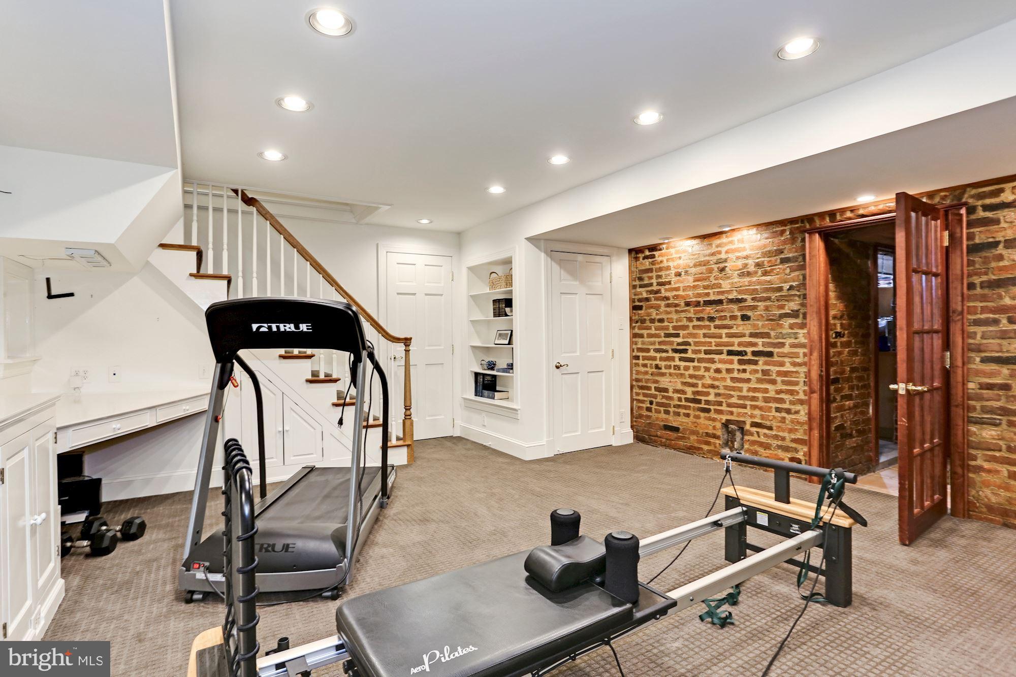 COUNTRYSIDE - Residential