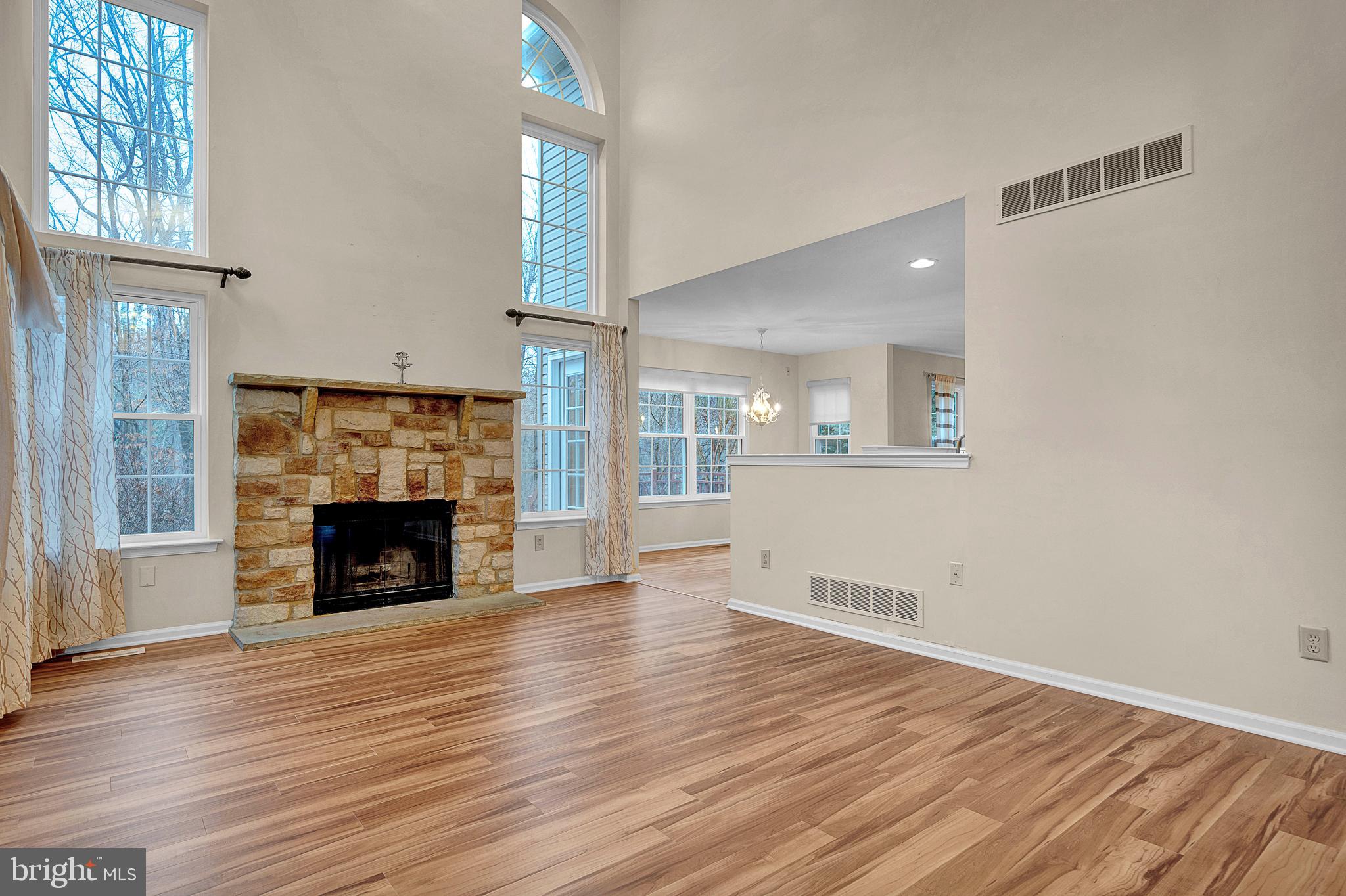 RIVERWOODS - Residential