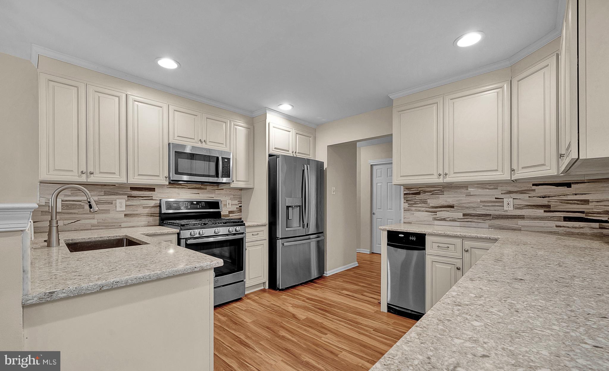 RIVERWOODS - Residential