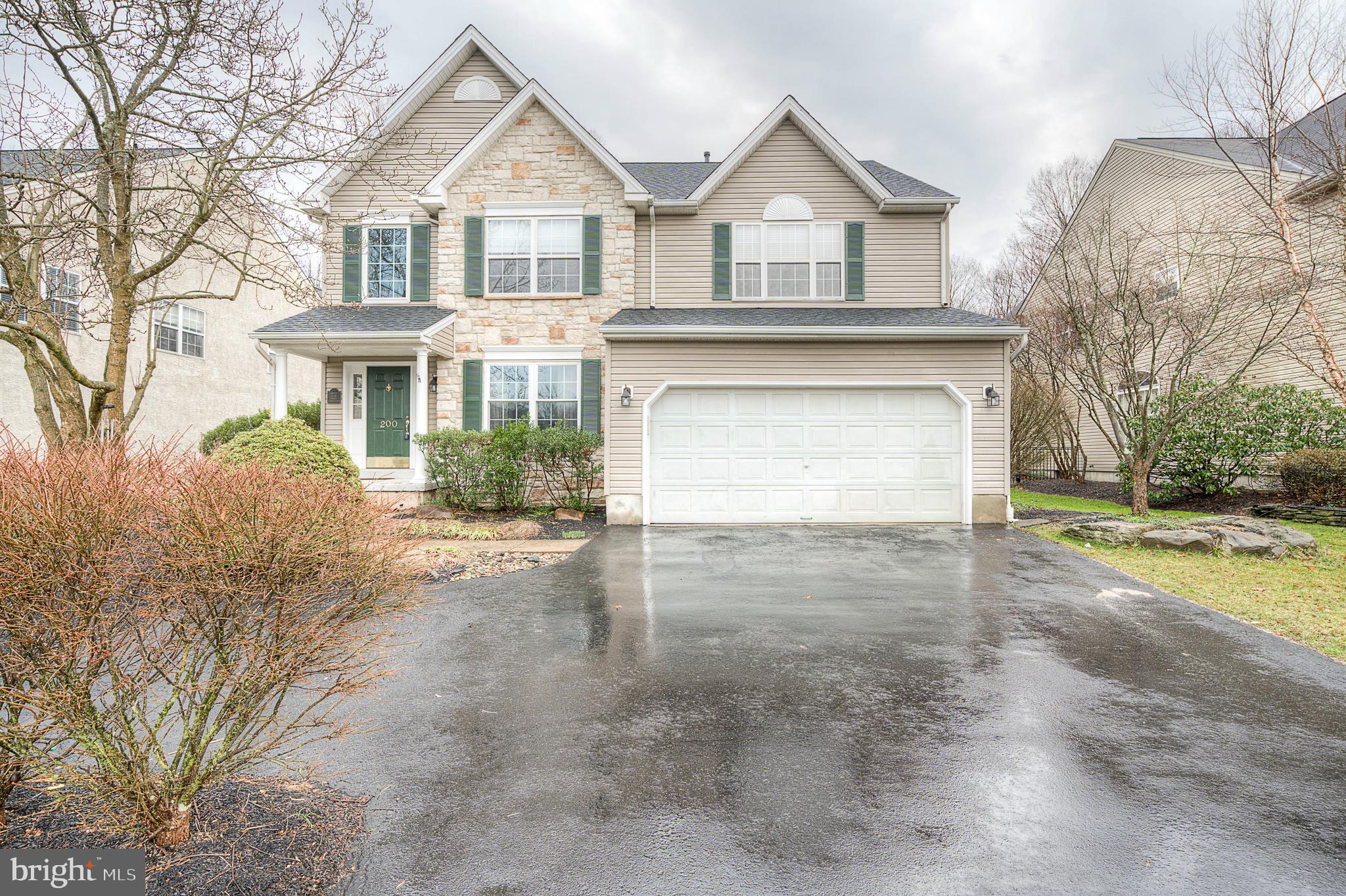 RIVERWOODS - Residential