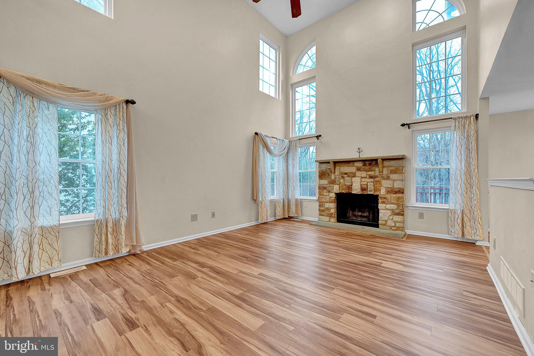 RIVERWOODS - Residential