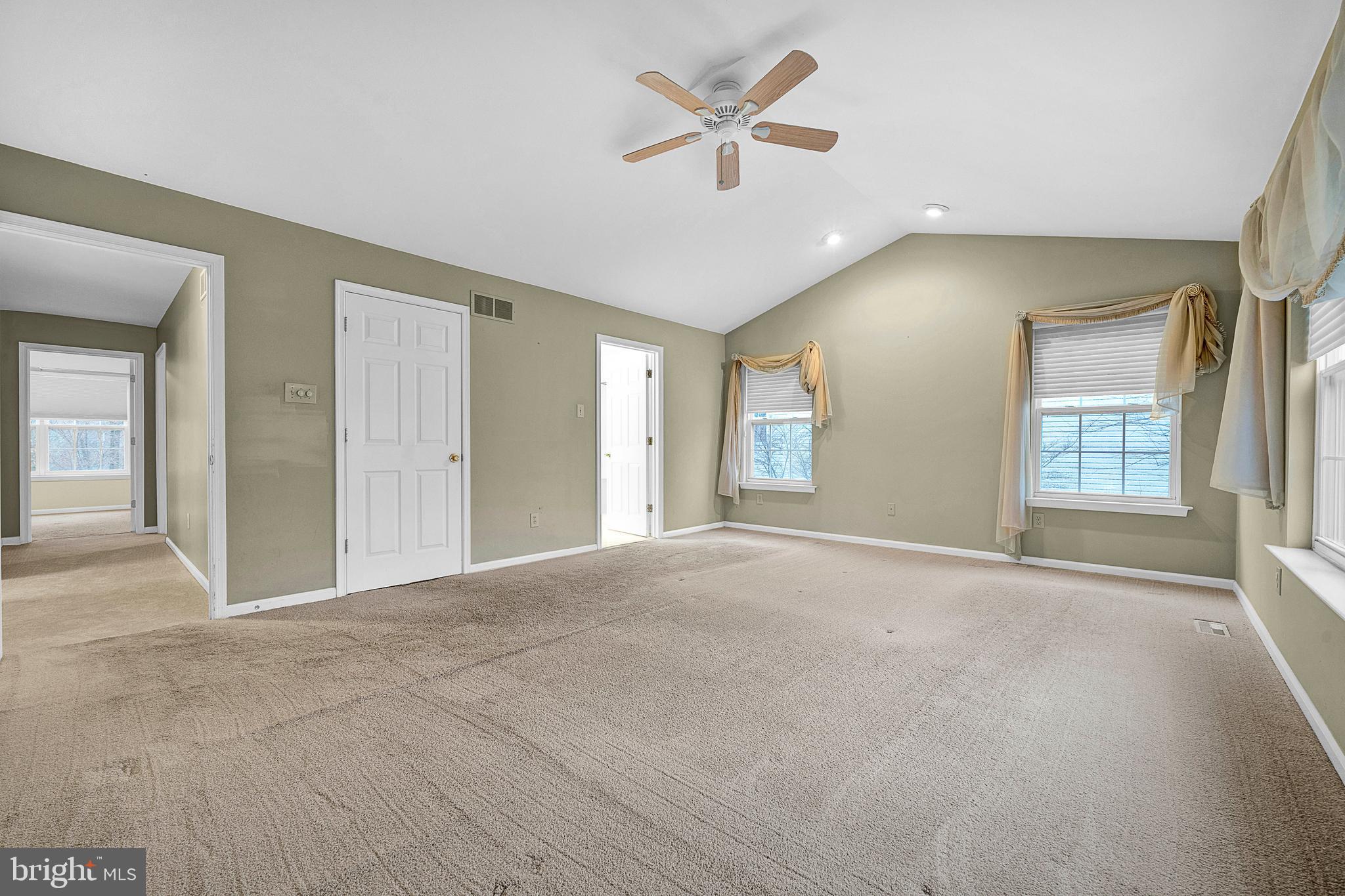 RIVERWOODS - Residential