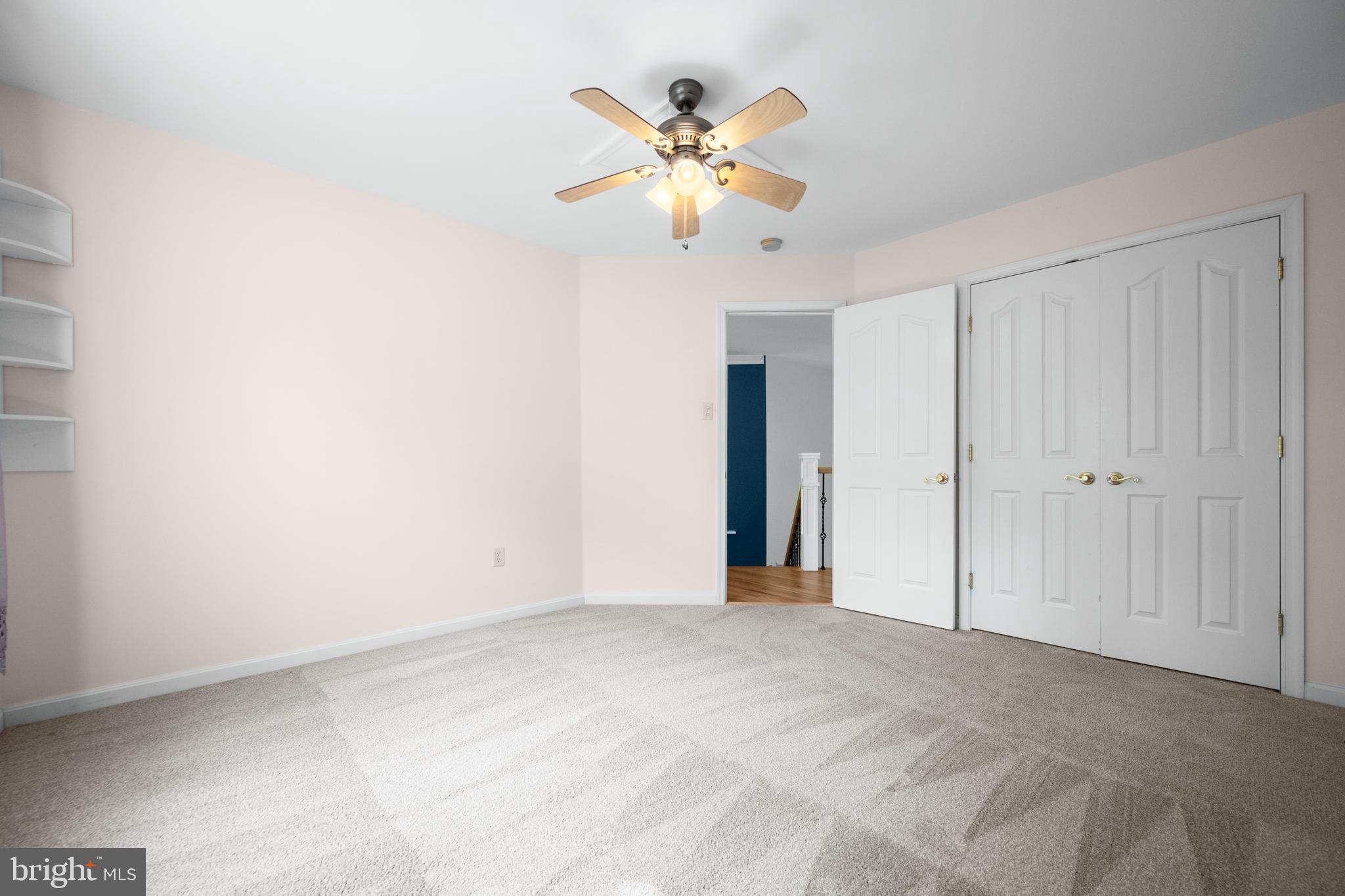 HOLLIFIELD ESTATES - Residential