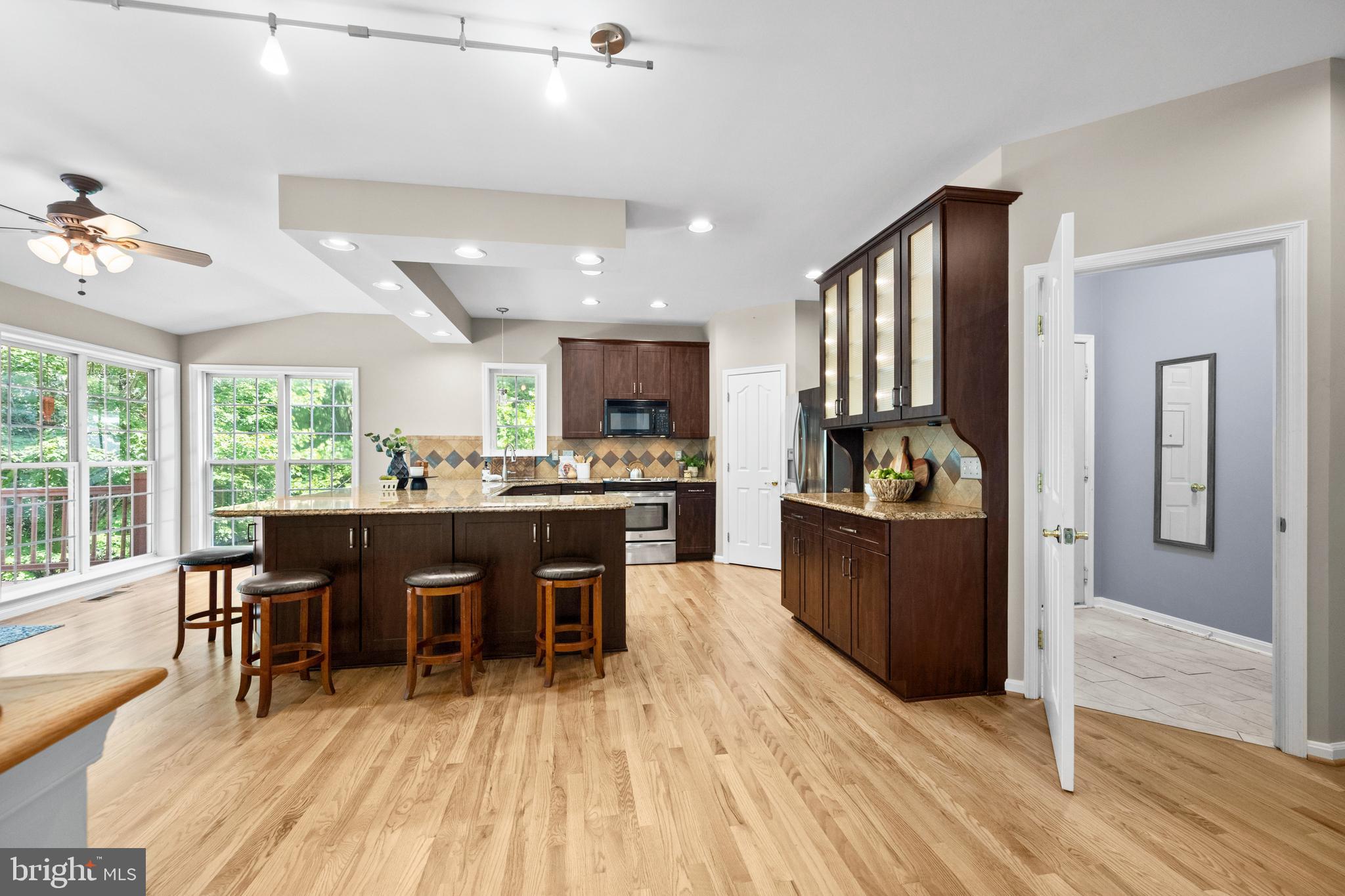 HOLLIFIELD ESTATES - Residential