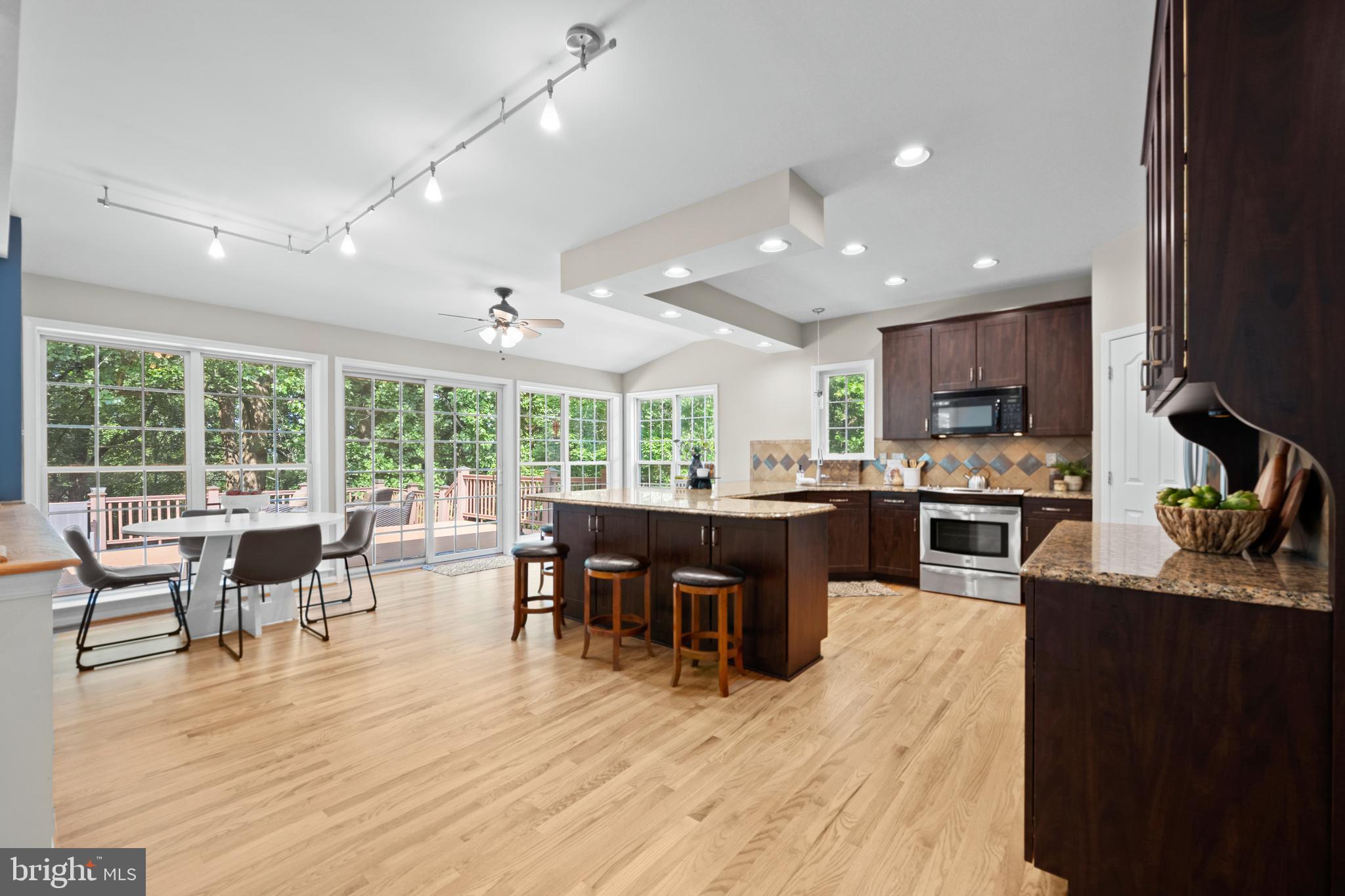 HOLLIFIELD ESTATES - Residential