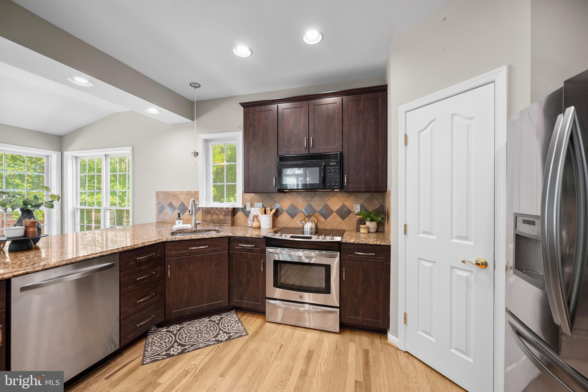 HOLLIFIELD ESTATES - Residential