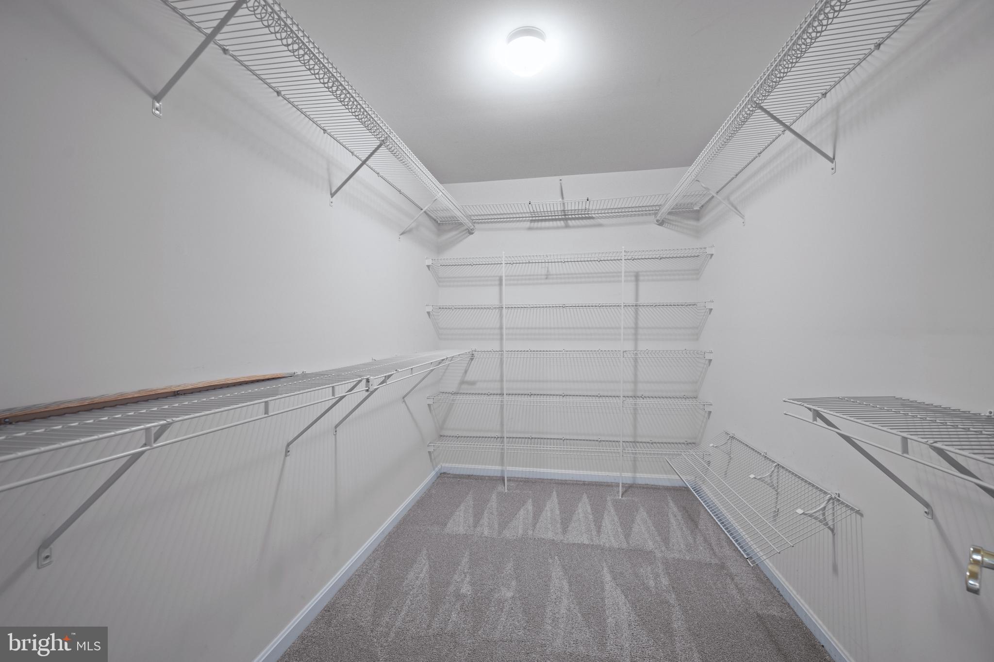 HOLLIFIELD ESTATES - Residential