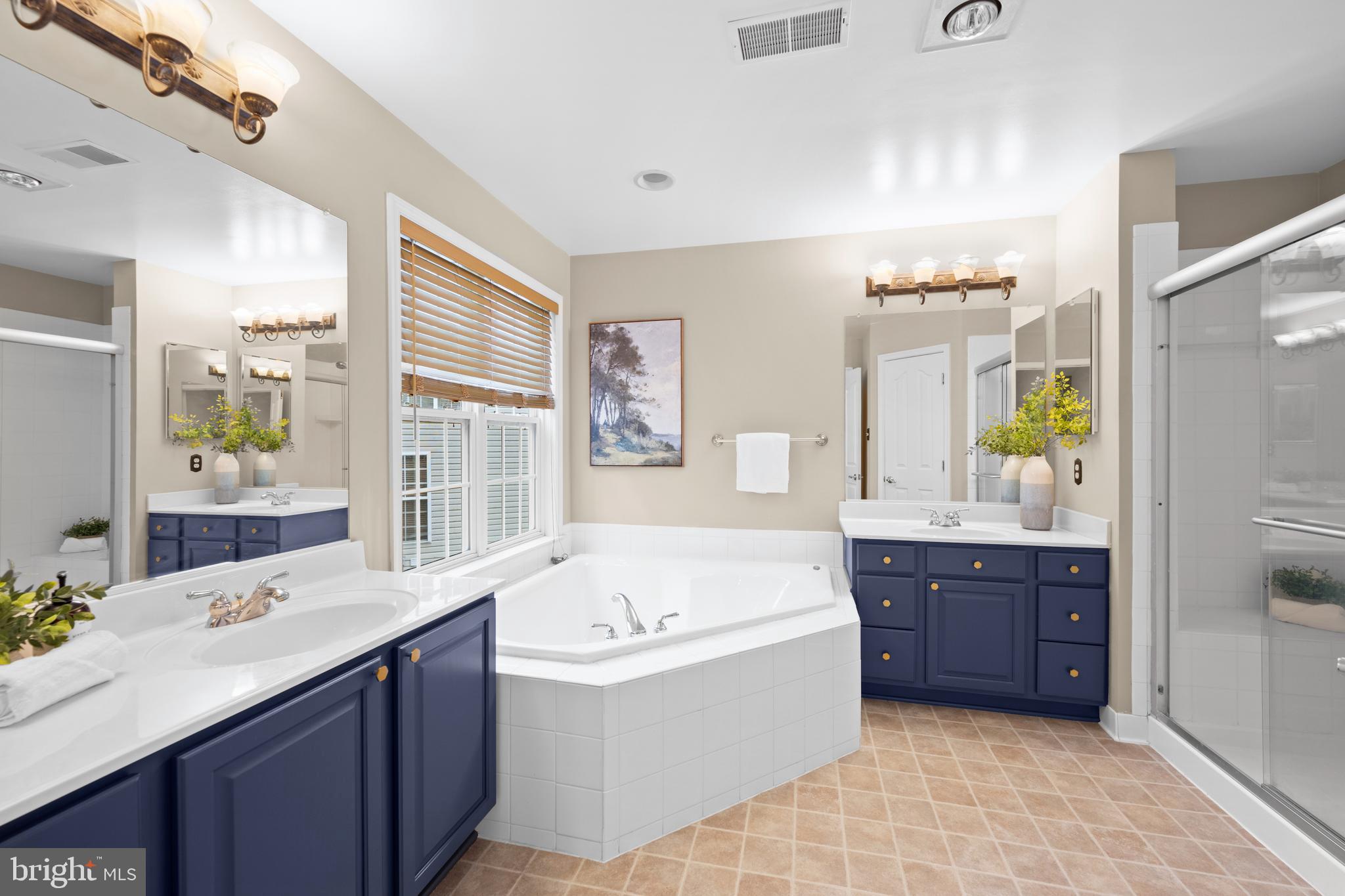 HOLLIFIELD ESTATES - Residential