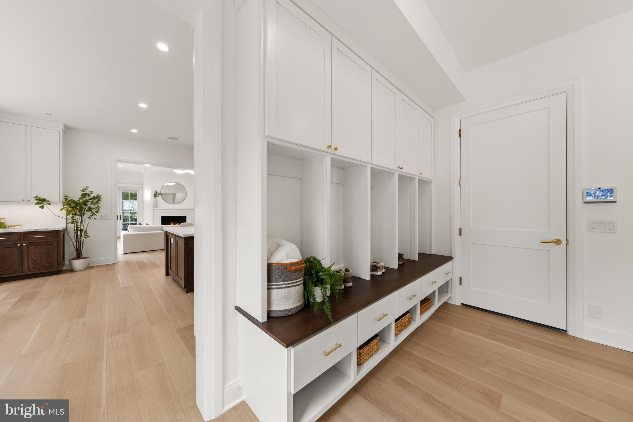 SPRING VALLEY - Residential