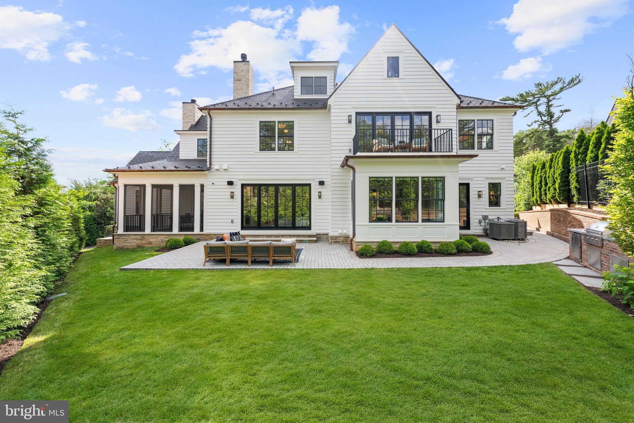 SPRING VALLEY - Residential