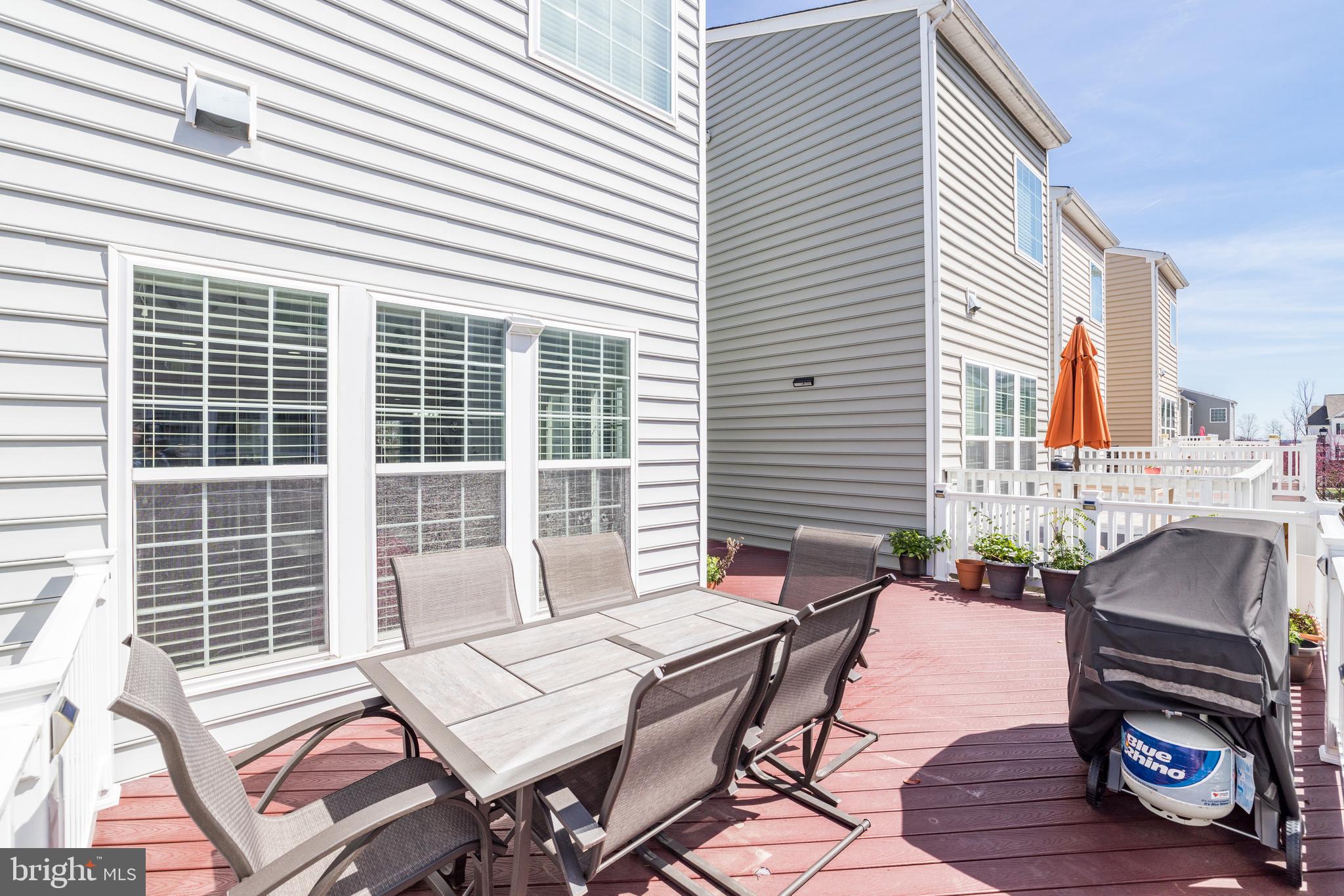 EAST GATE - Residential Lease