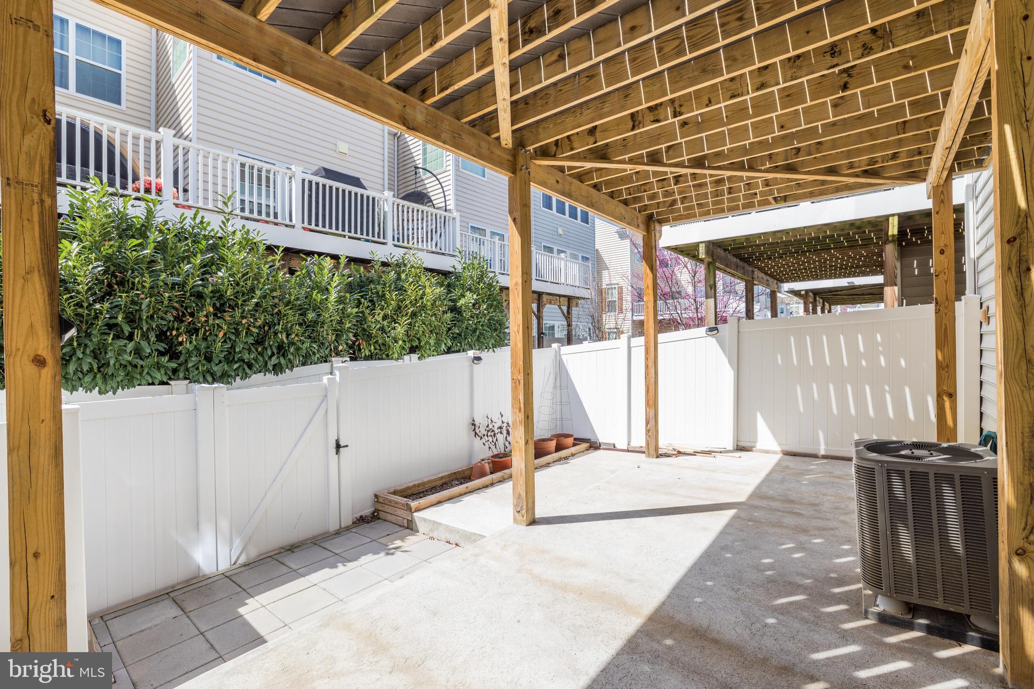 EAST GATE - Residential Lease