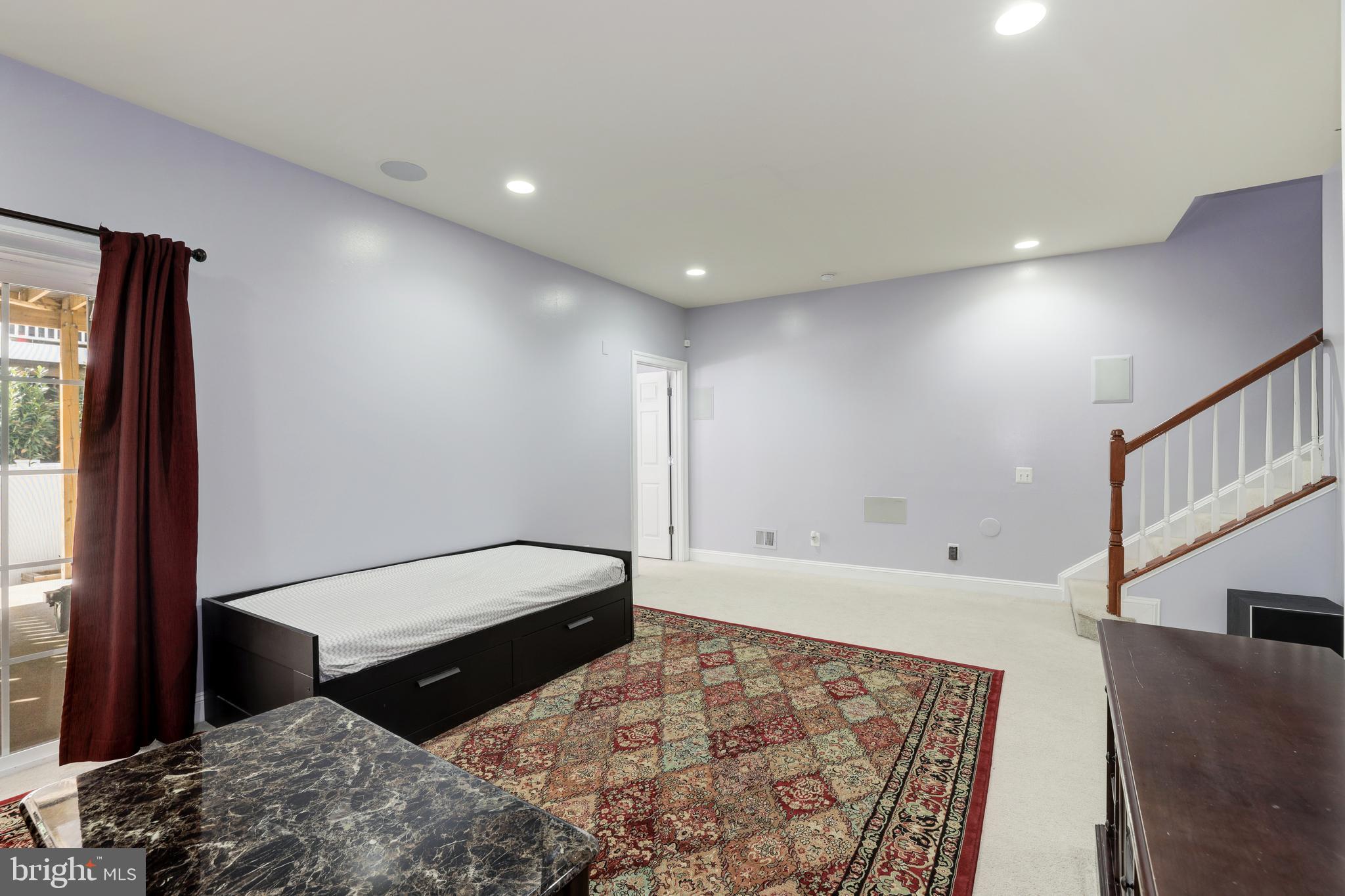 EAST GATE - Residential Lease