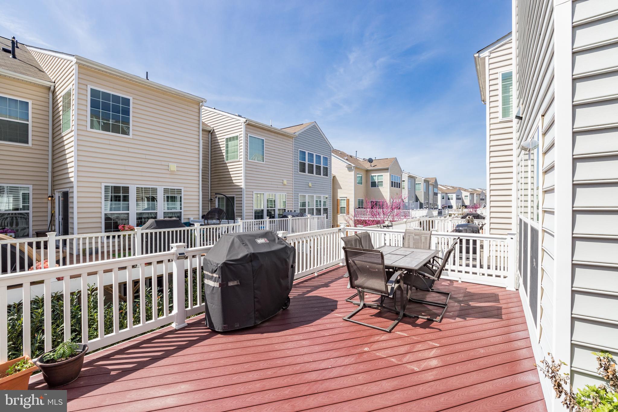 EAST GATE - Residential Lease