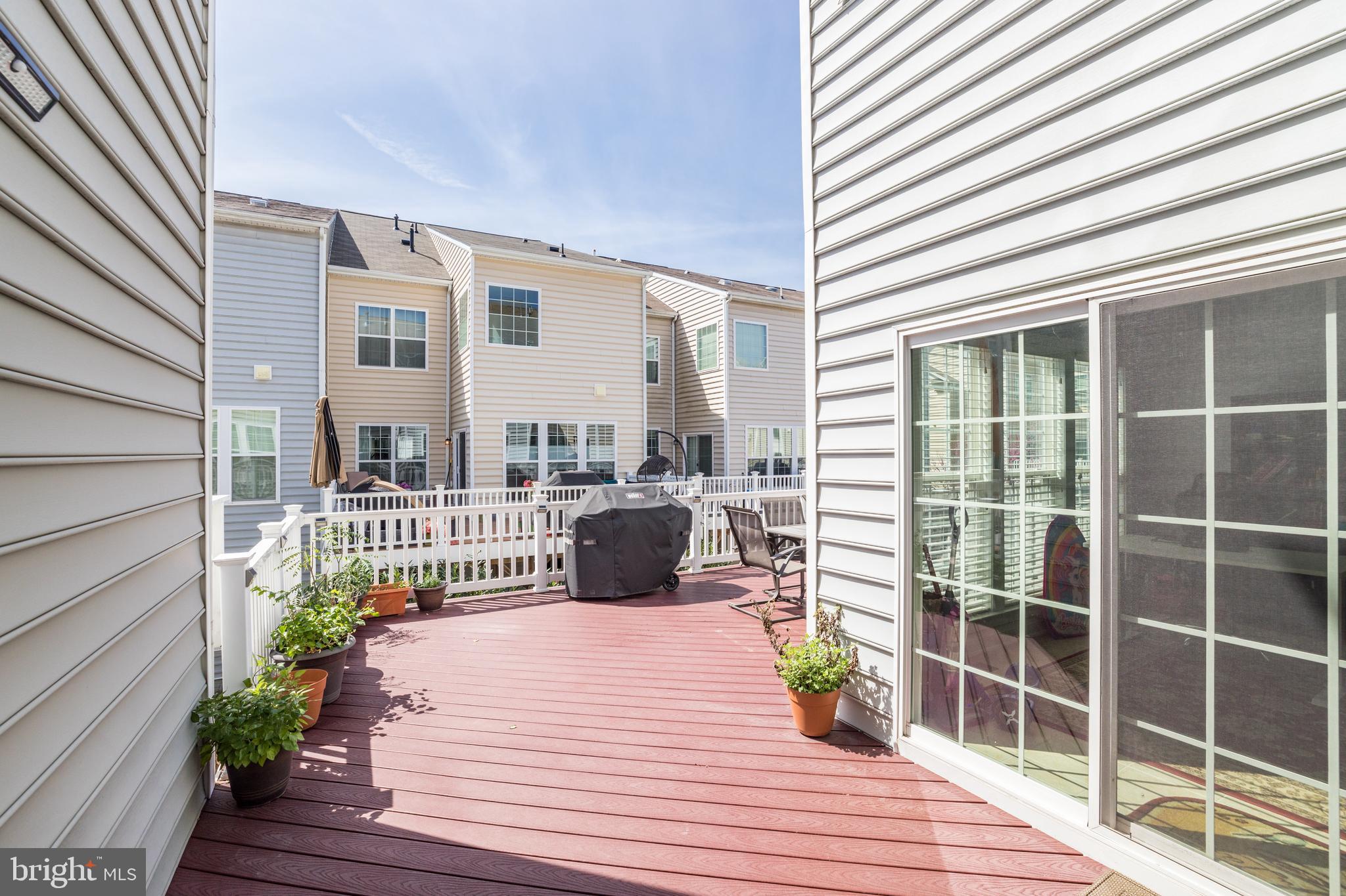 EAST GATE - Residential Lease