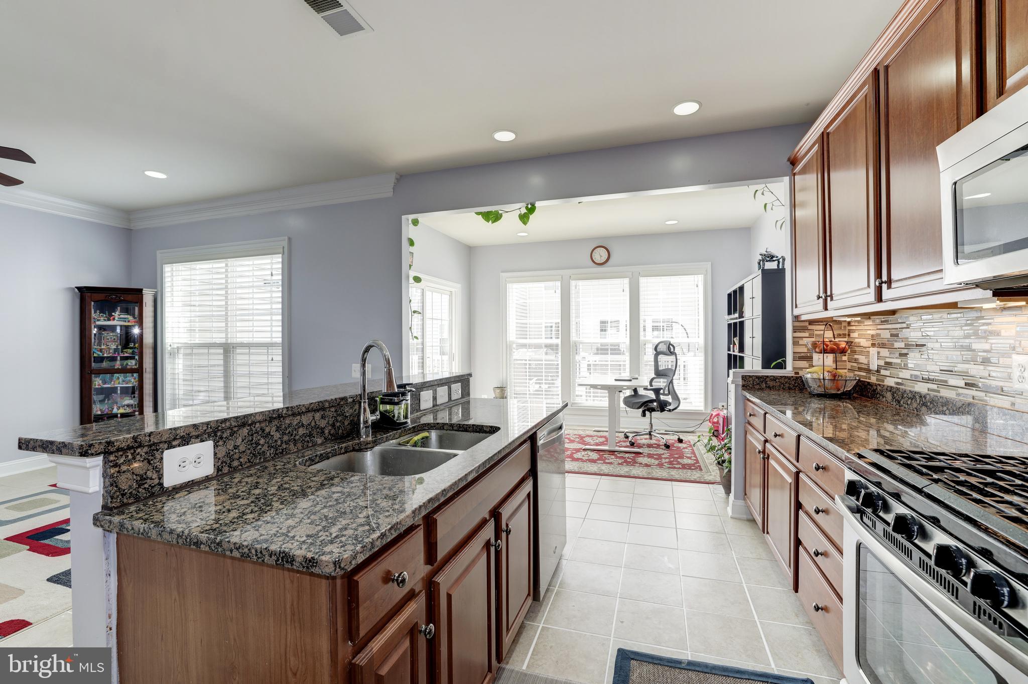 EAST GATE - Residential Lease