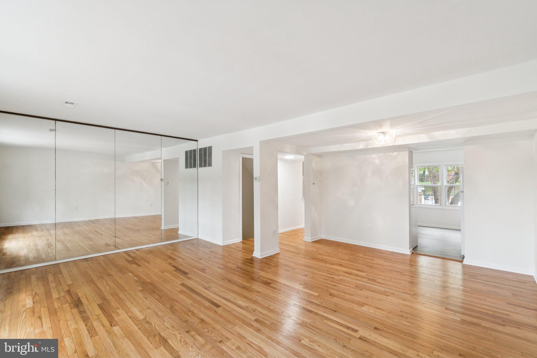 4906 VAN WALBEEK PLACE