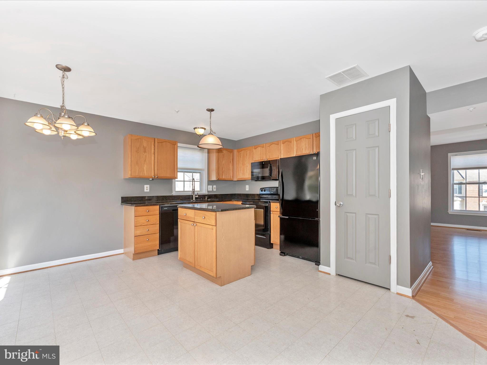 PARKVIEW MANOR - Residential